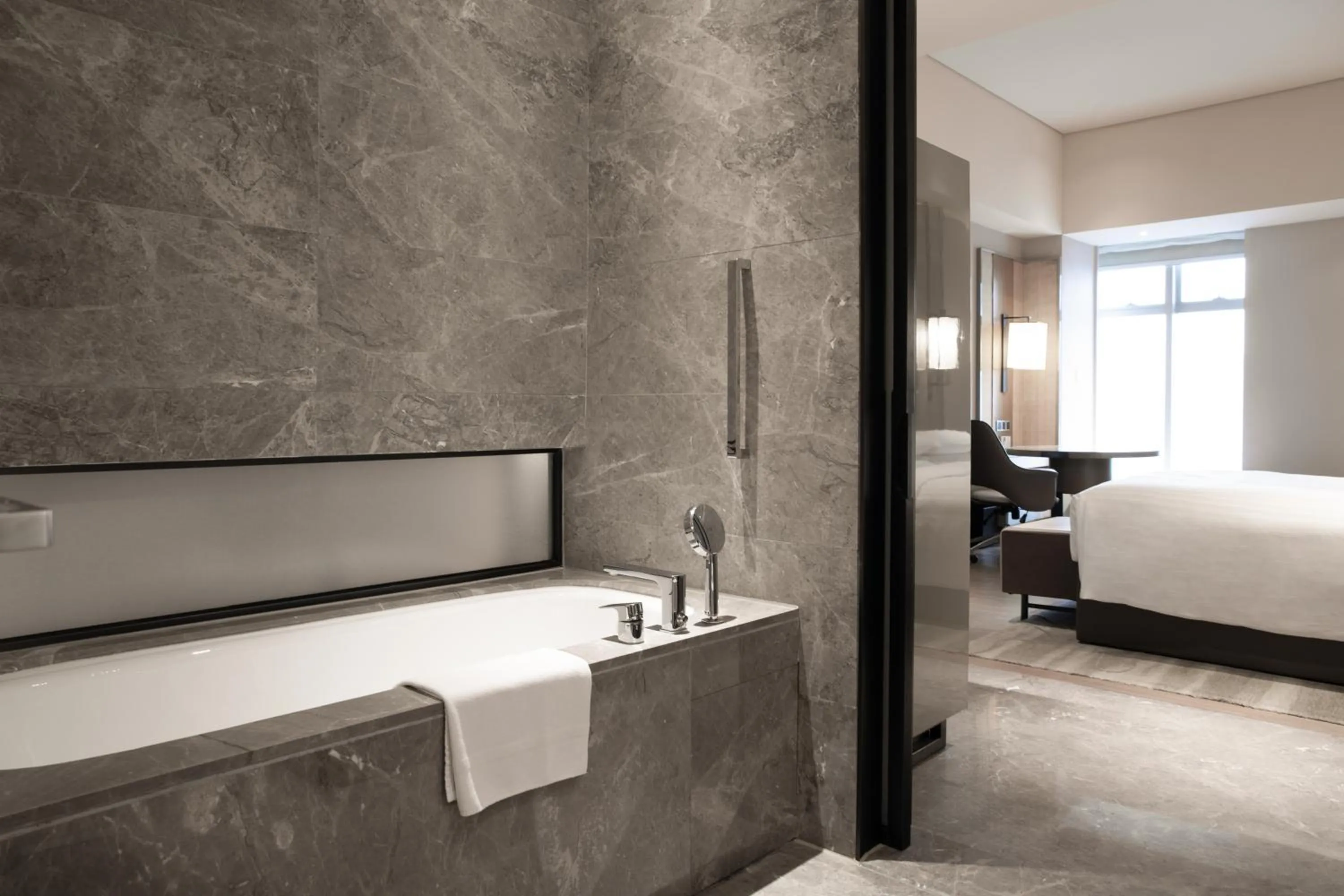 Bathroom, Bed in Chongqing Marriott Hotel