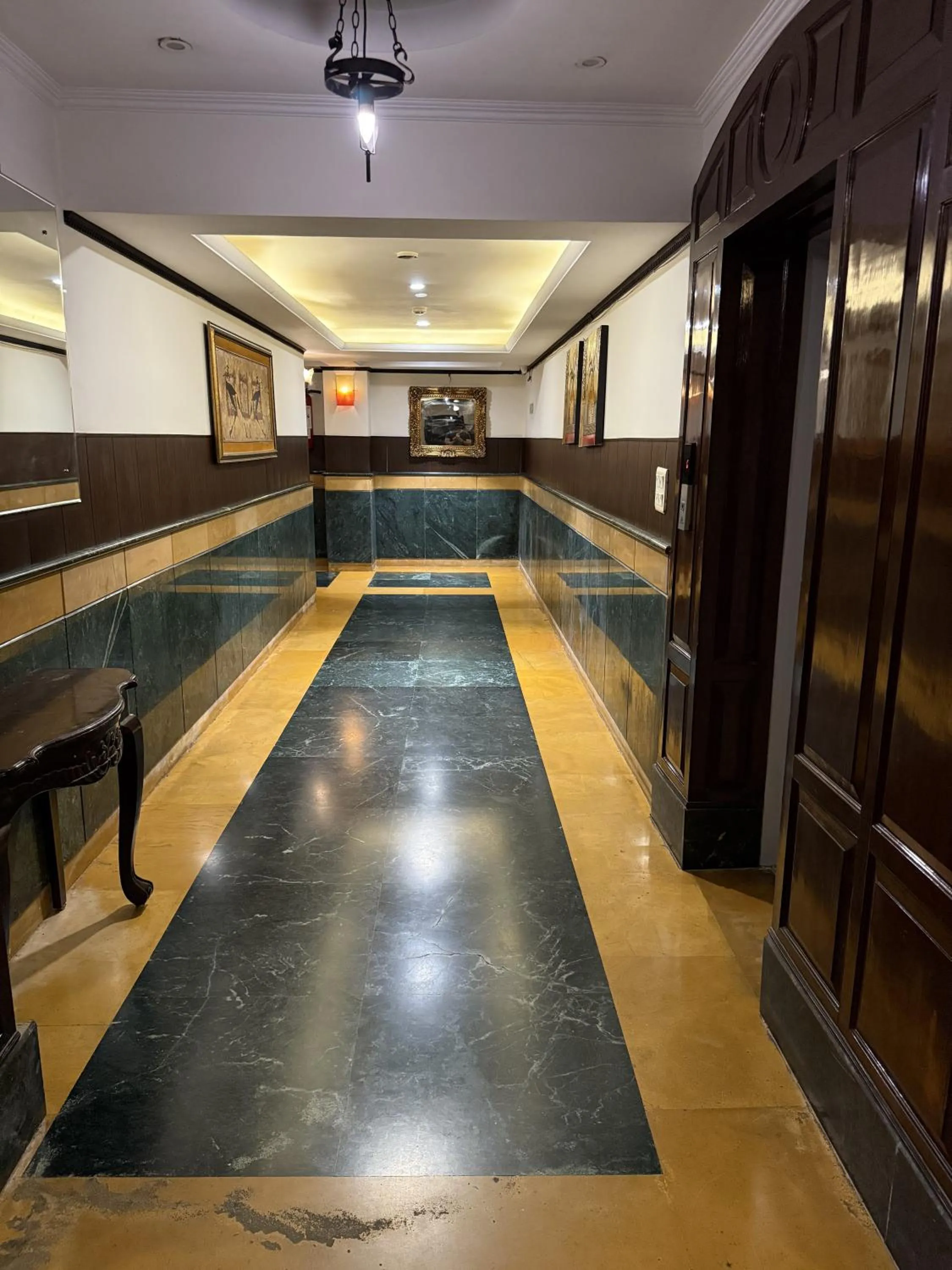 Property building in Hotel Diplomat Residency