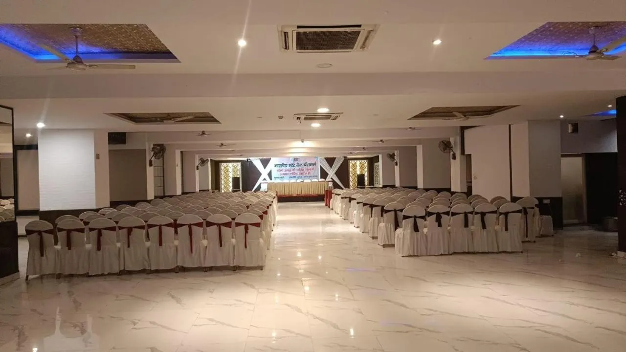 Hotel Diplomat Residency