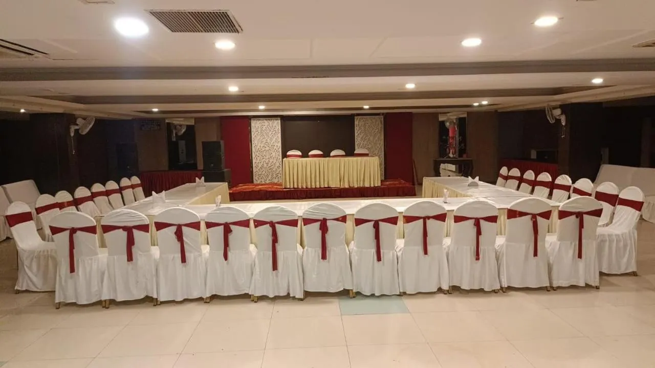 Hotel Diplomat Residency