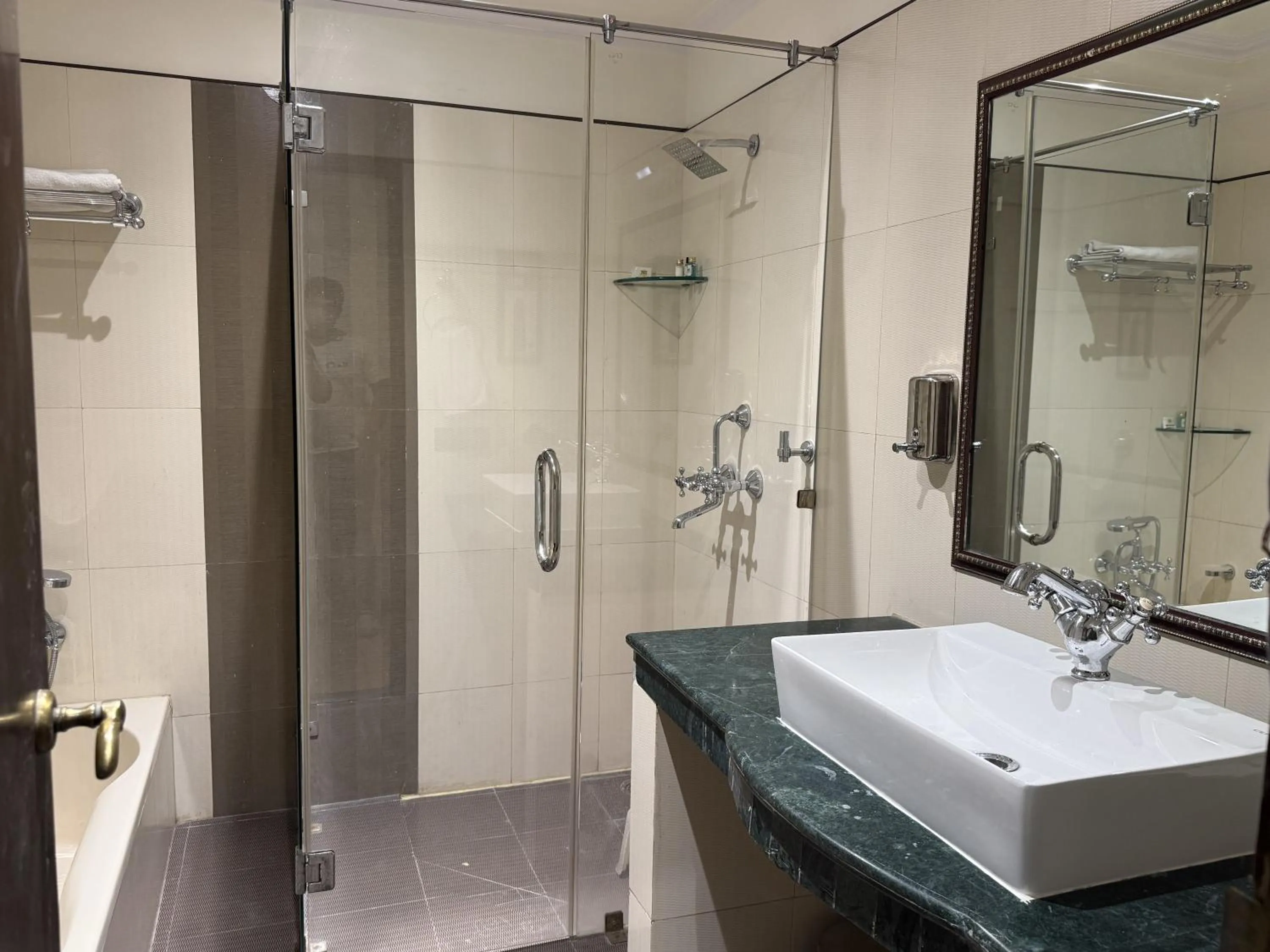 Bathroom in Hotel Diplomat Residency