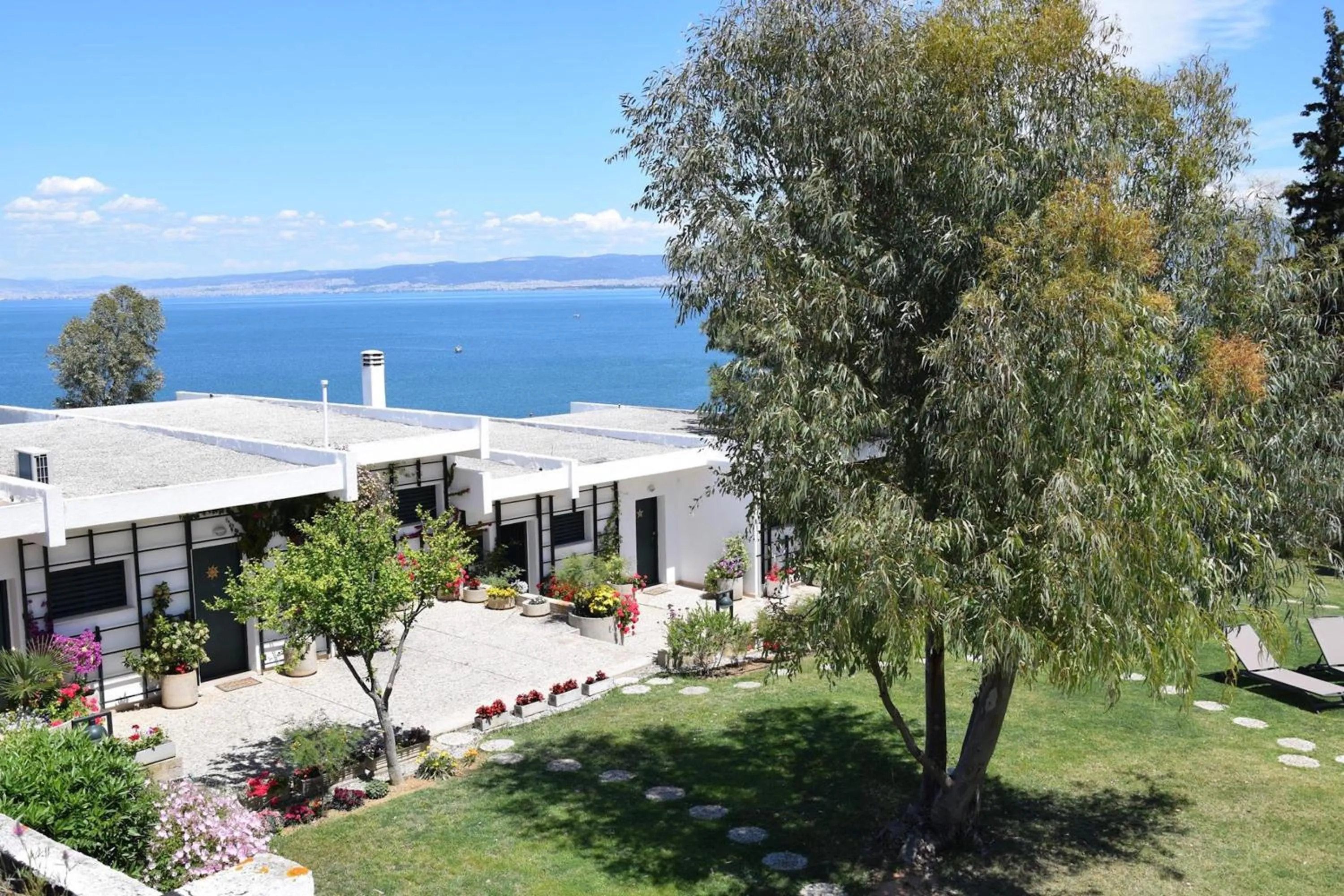 Garden in Angelbay Bungalows