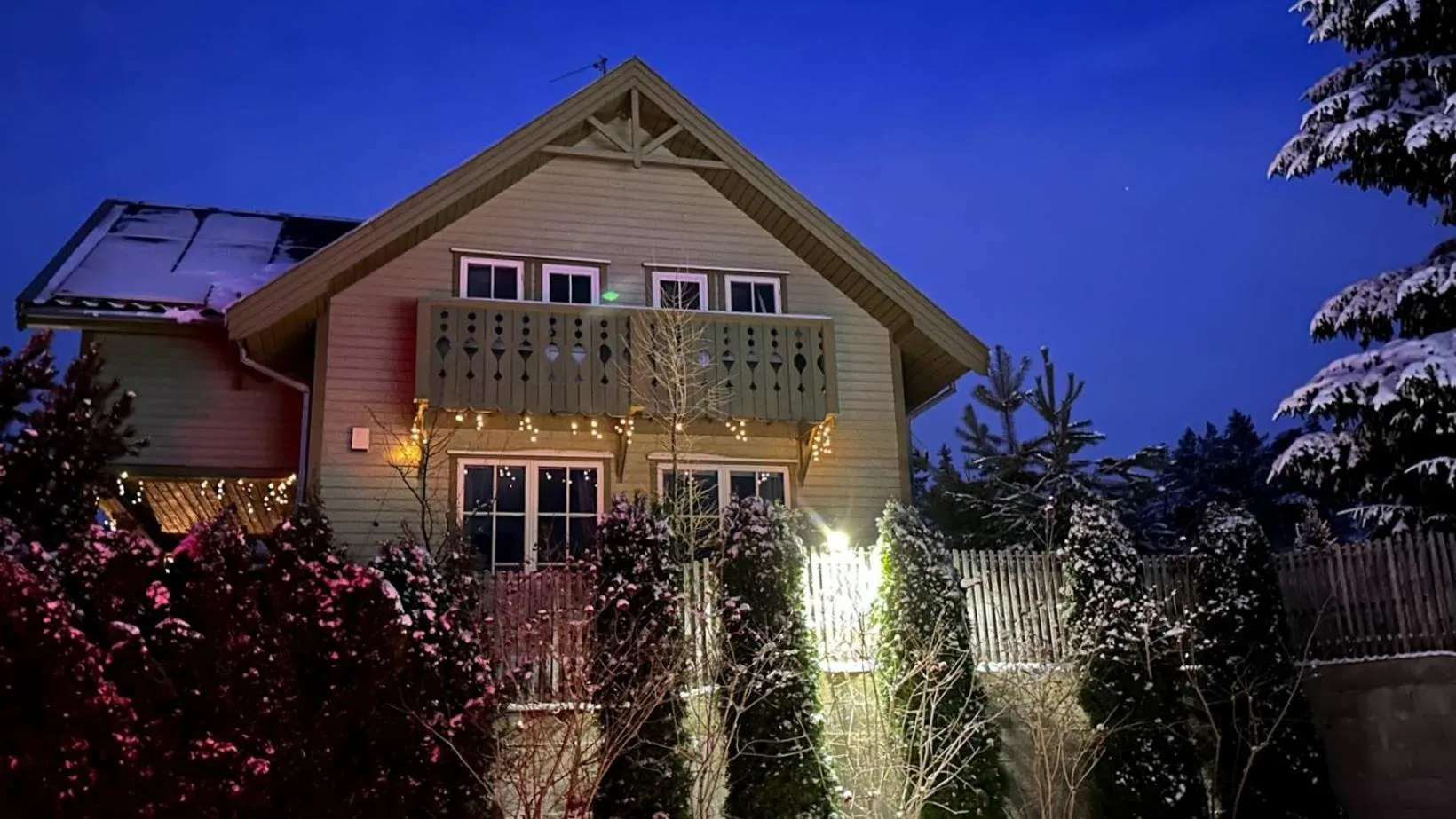 Property building in North Lakeside Villa Plateliai