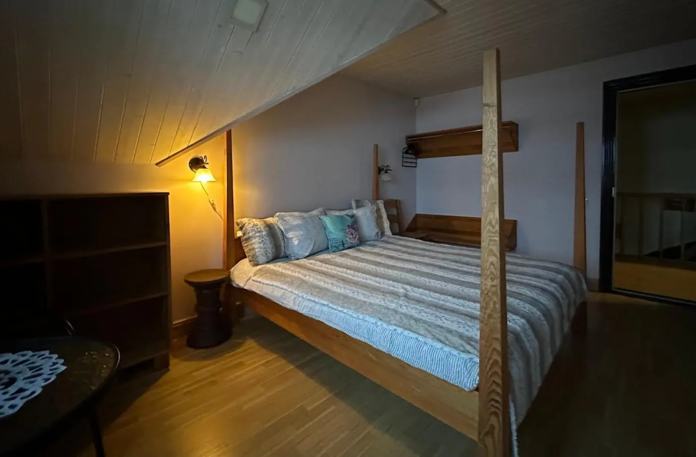 Bed in North Lakeside Villa Plateliai