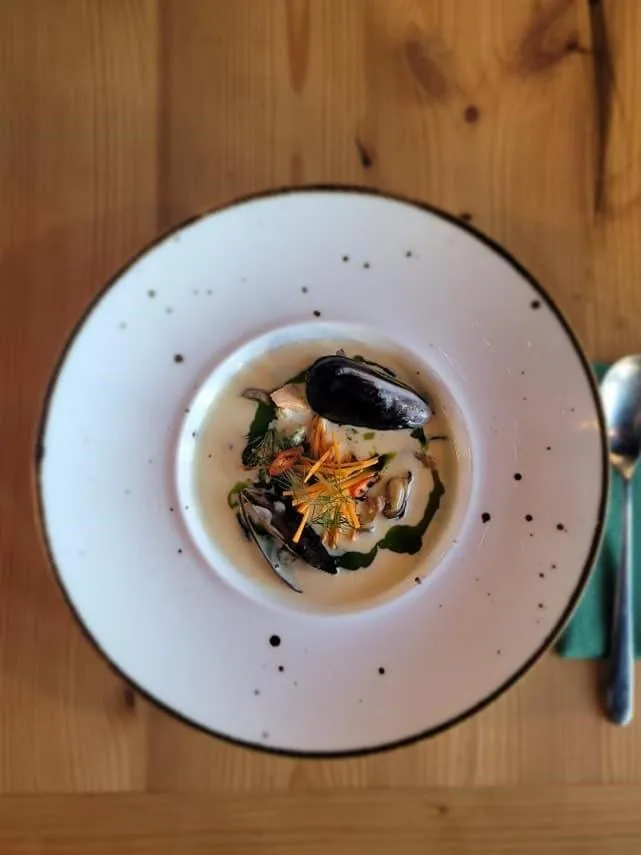 Restaurant/places to eat in North Lakeside Villa Plateliai