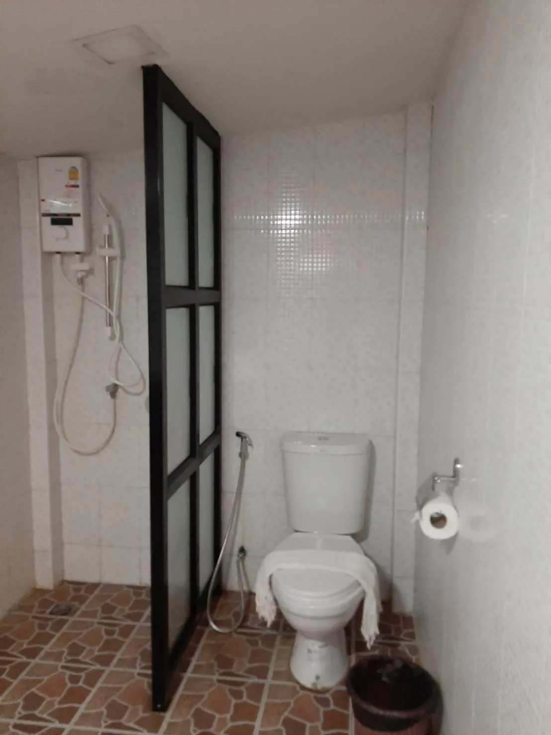 Shower in Wangyao Riverside Resort