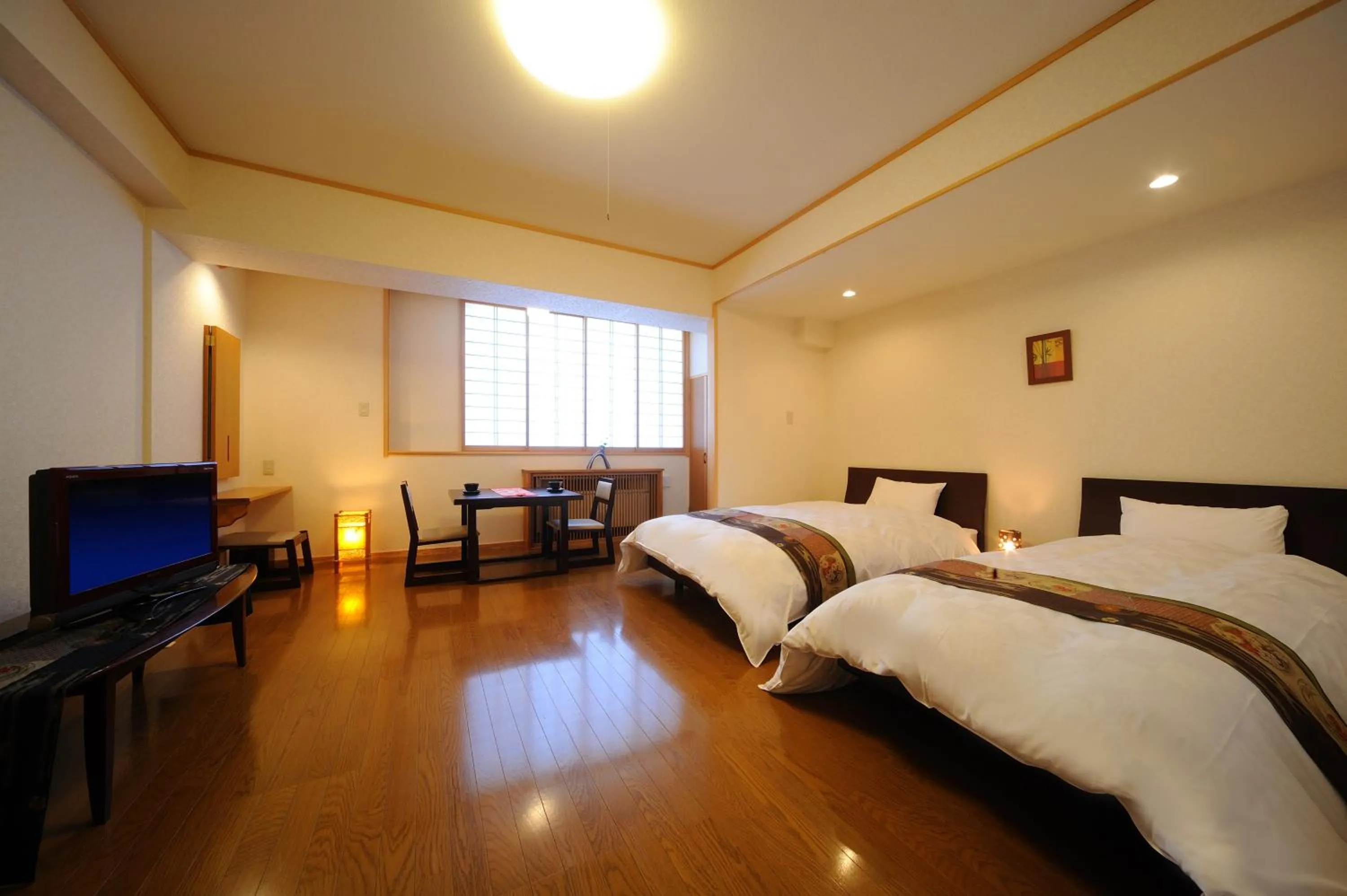 Photo of the whole room, Bed in Suzukiya Ryokan