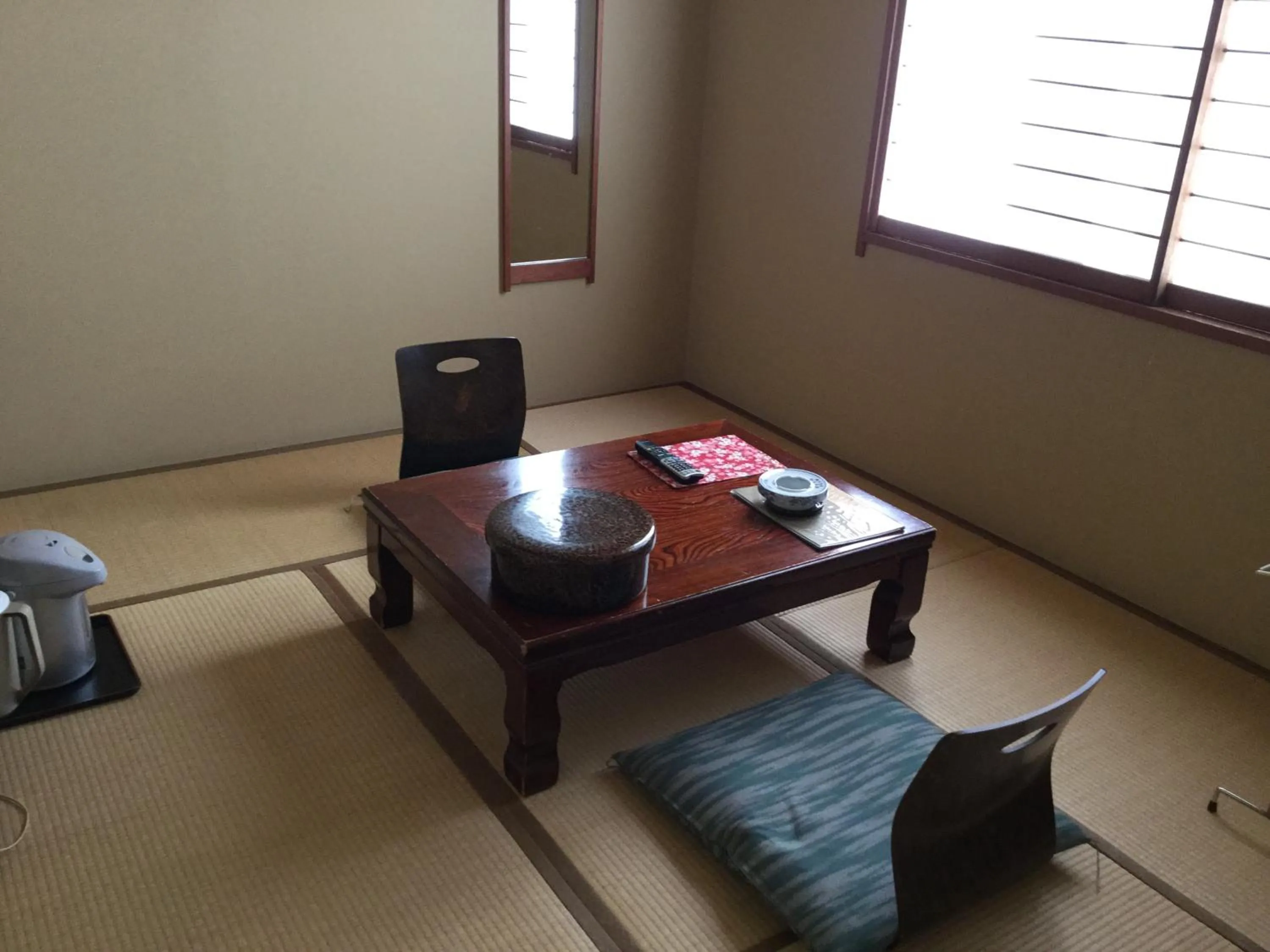 Seating area in Suzukiya Ryokan