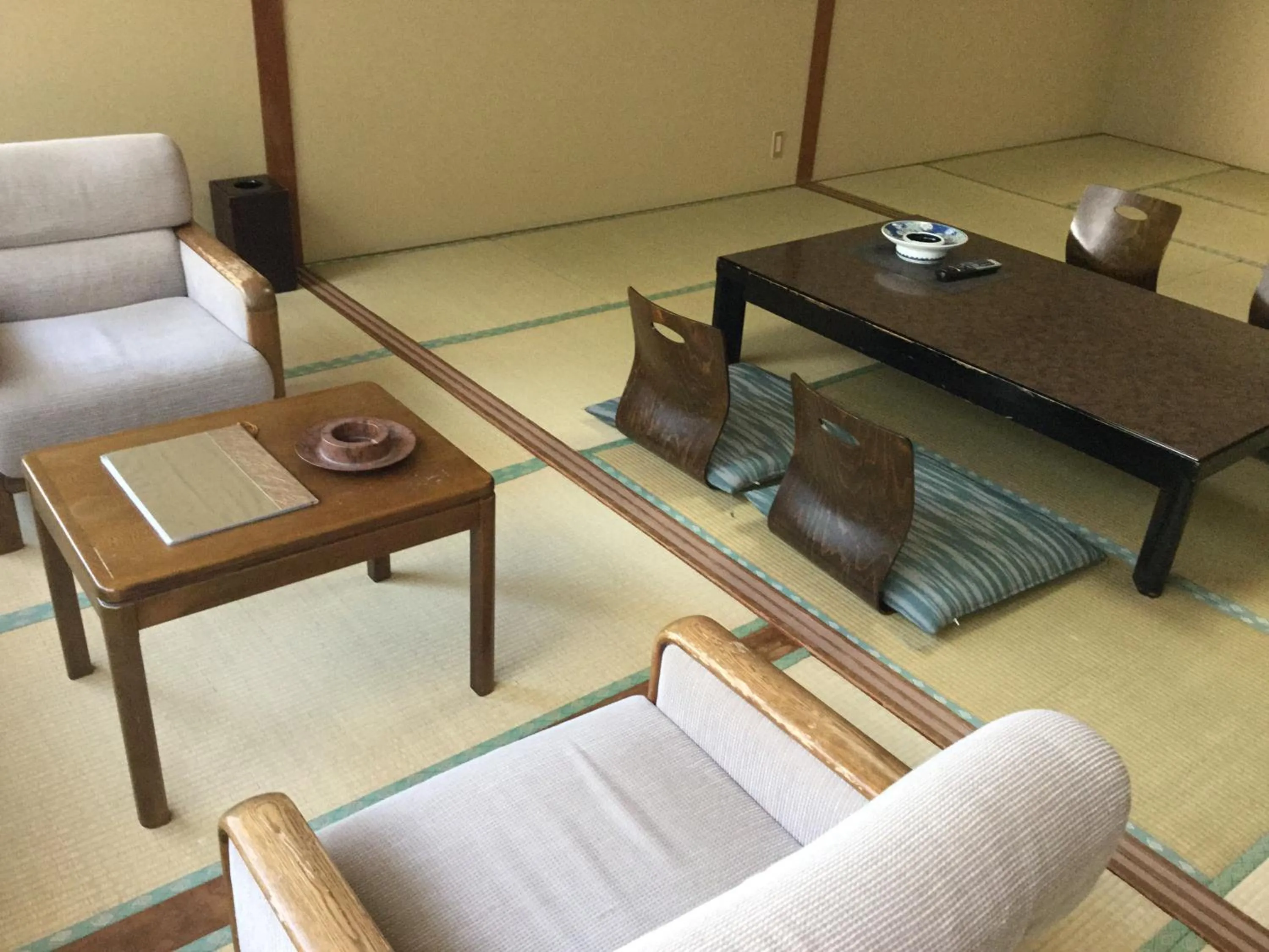 Seating area in Suzukiya Ryokan