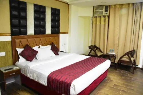 Bedroom, Bed in Hotel Mayur by RoomsInc Katra