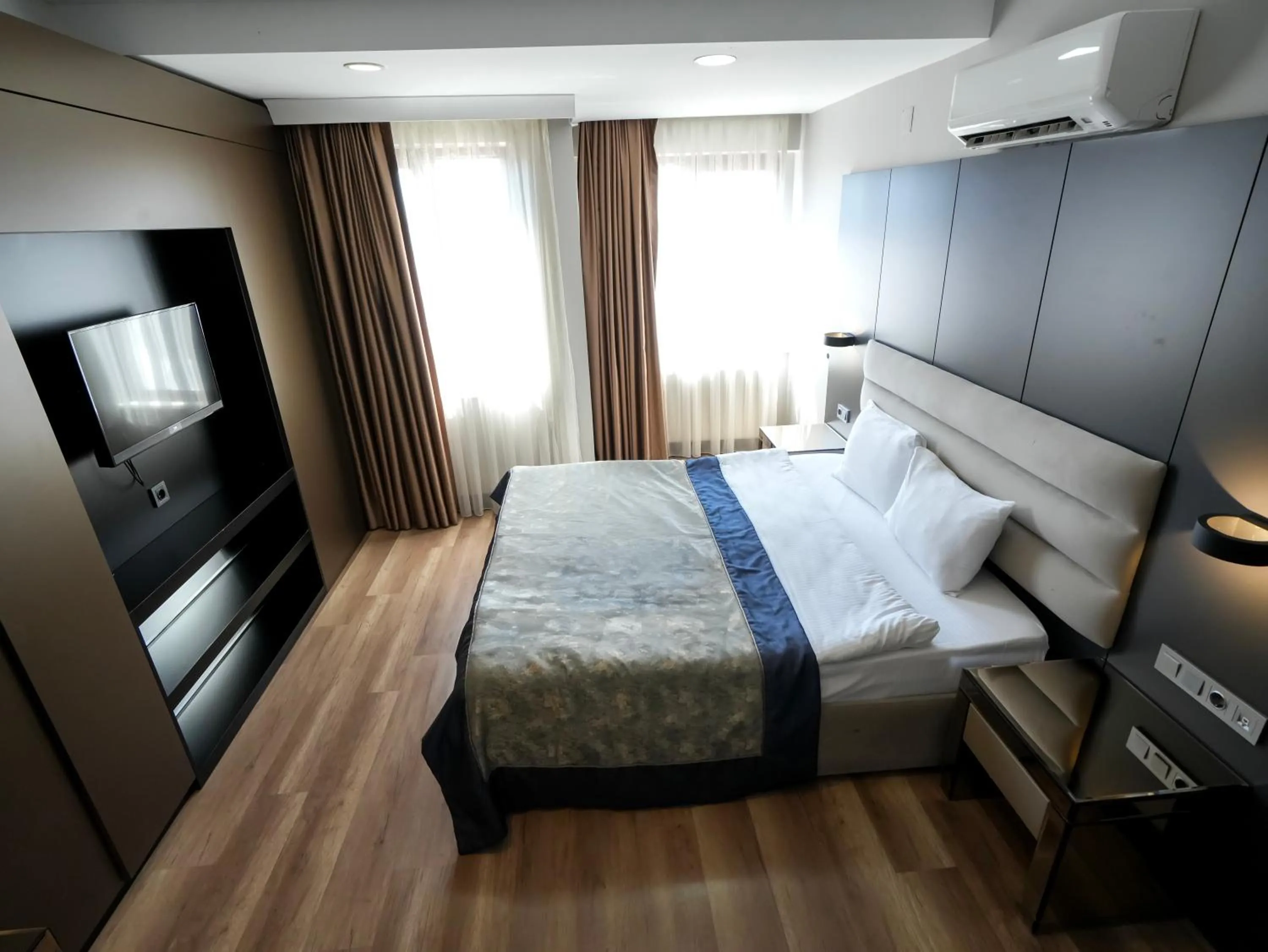 Bed in No 139 Apartments