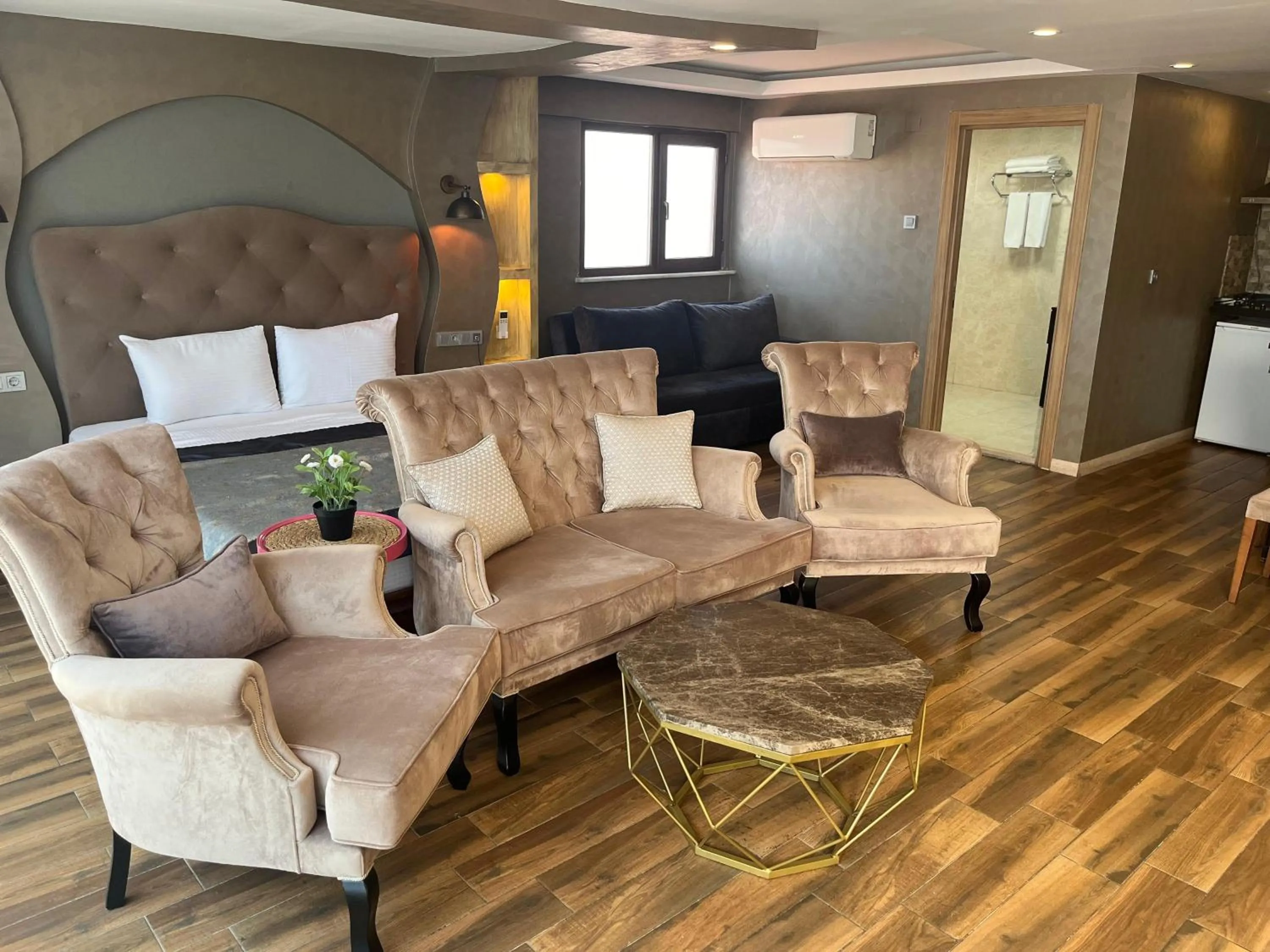 Bed in No 139 Apartments