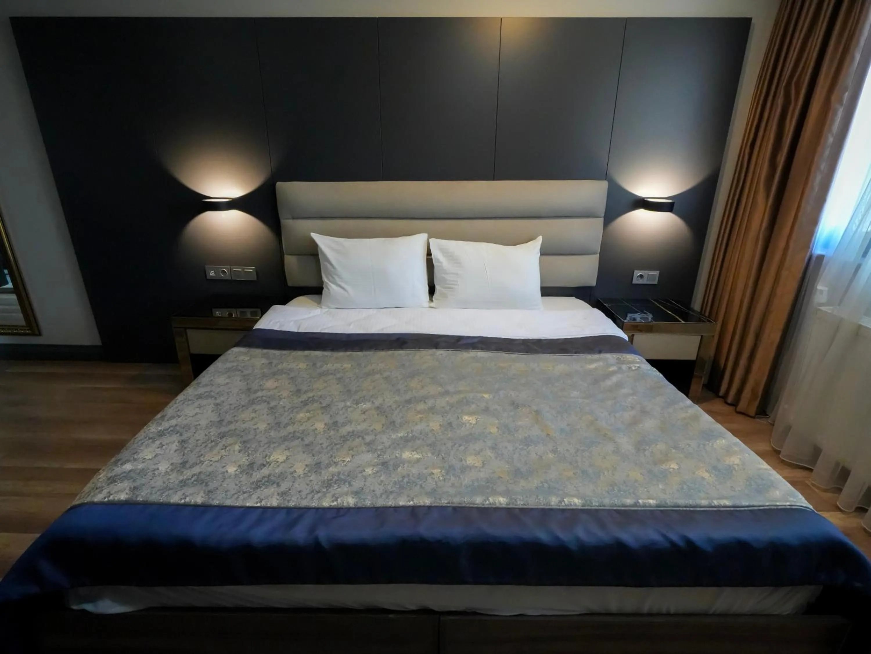 Bed in No 139 Apartments