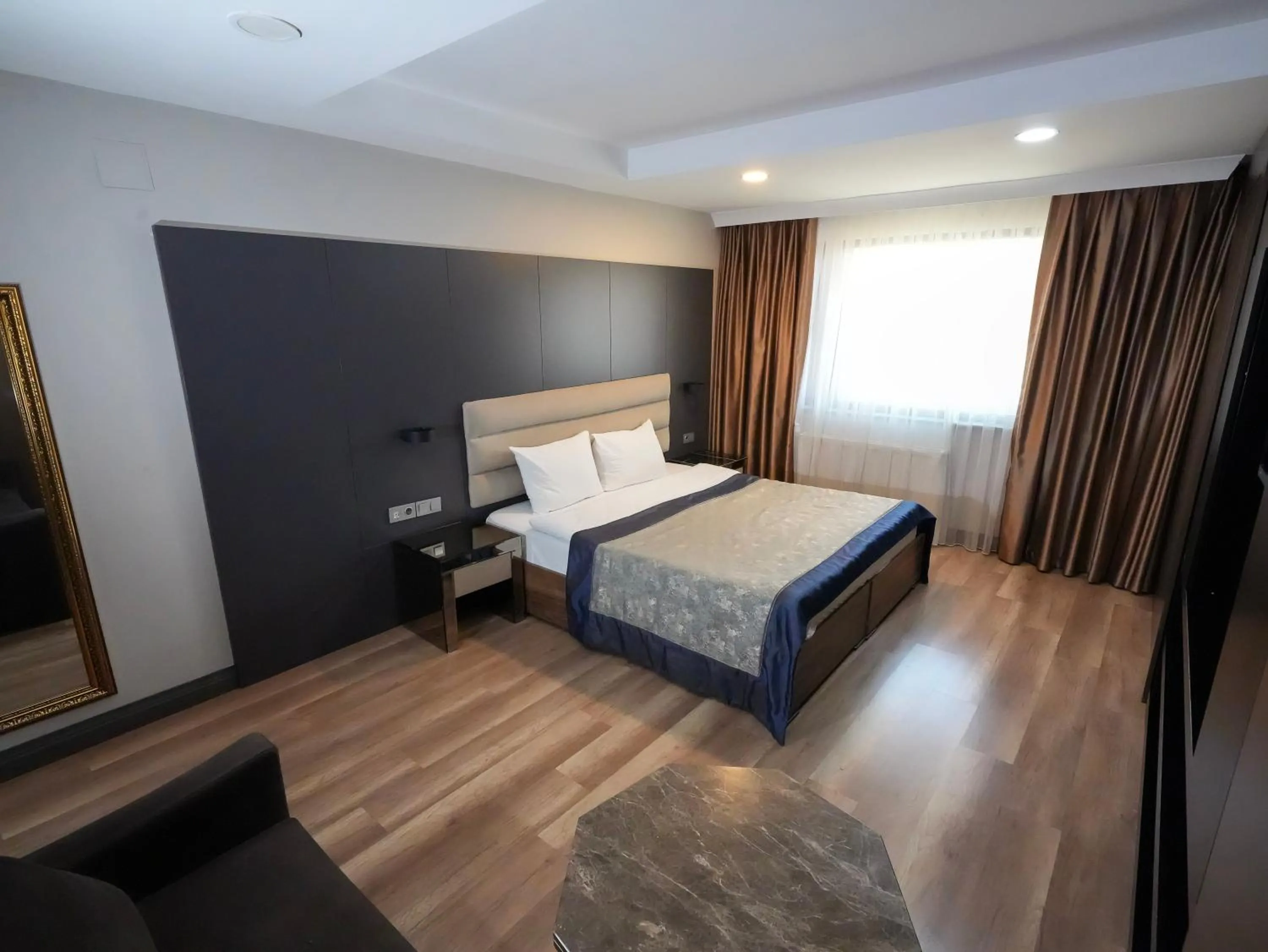 Bedroom, Bed in No 139 Apartments