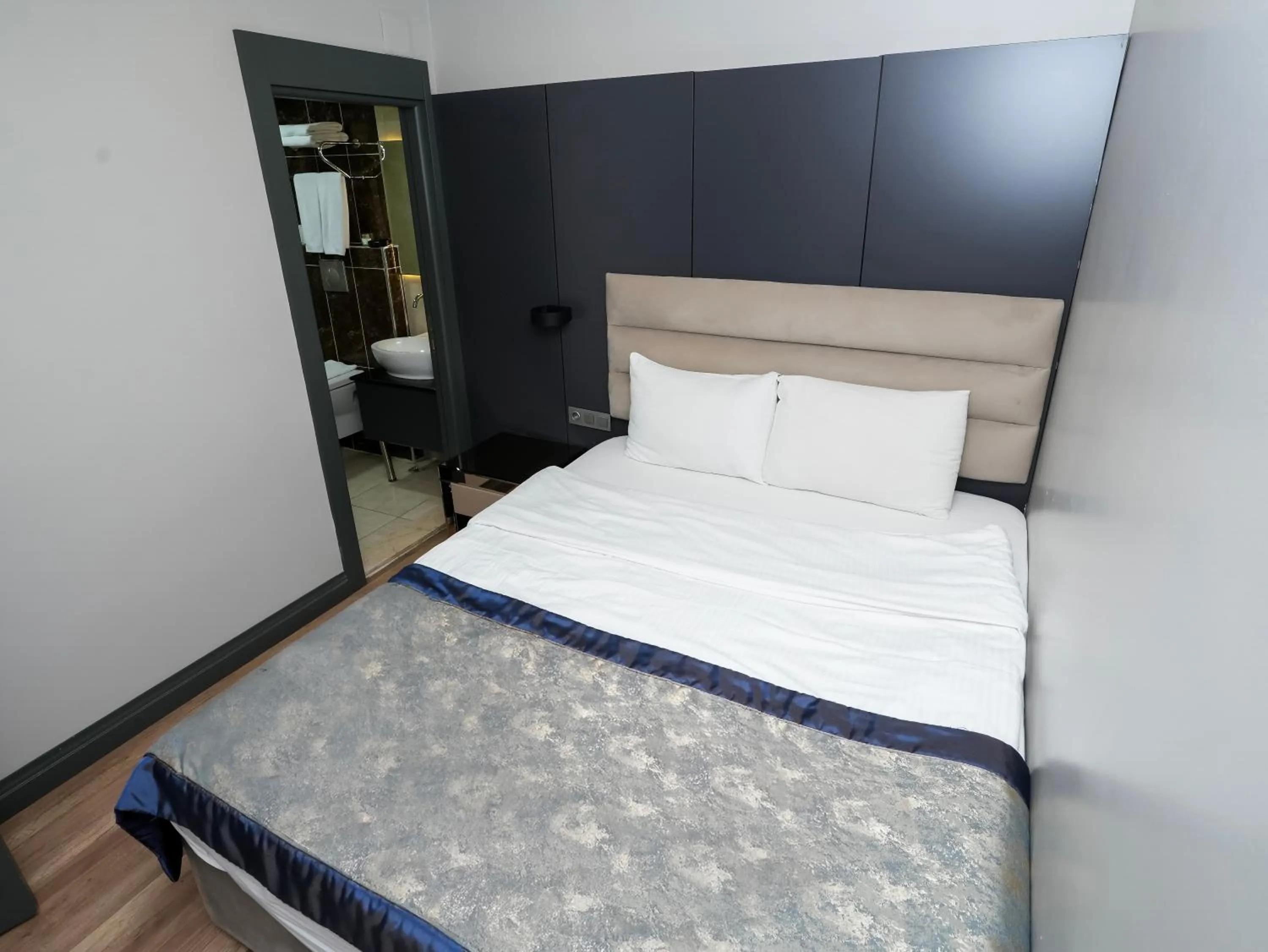 Bed in No 139 Apartments