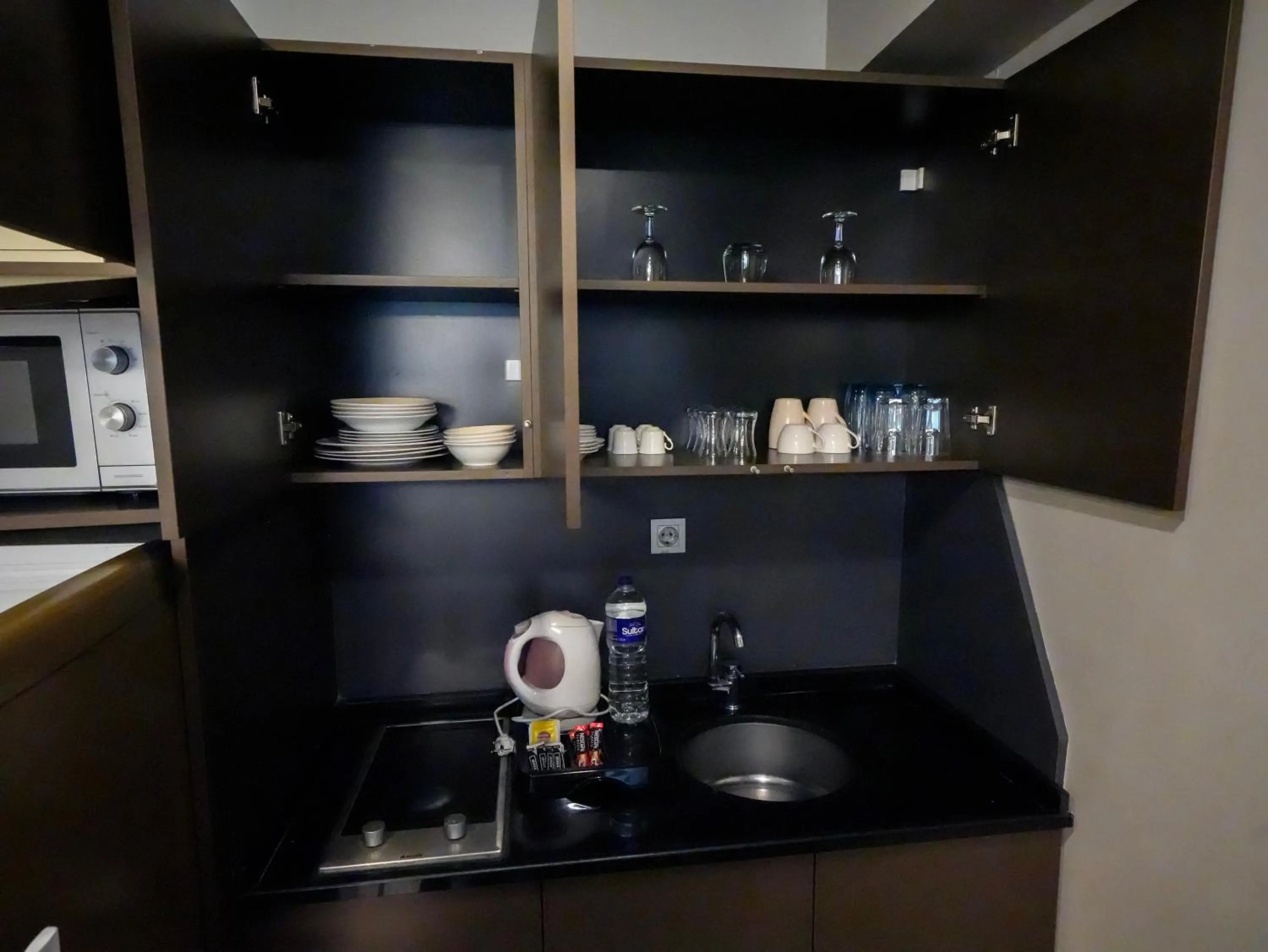 Coffee/tea facilities in No 139 Apartments