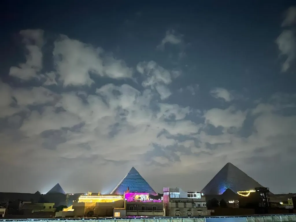 Night in Falcon pyramids inn