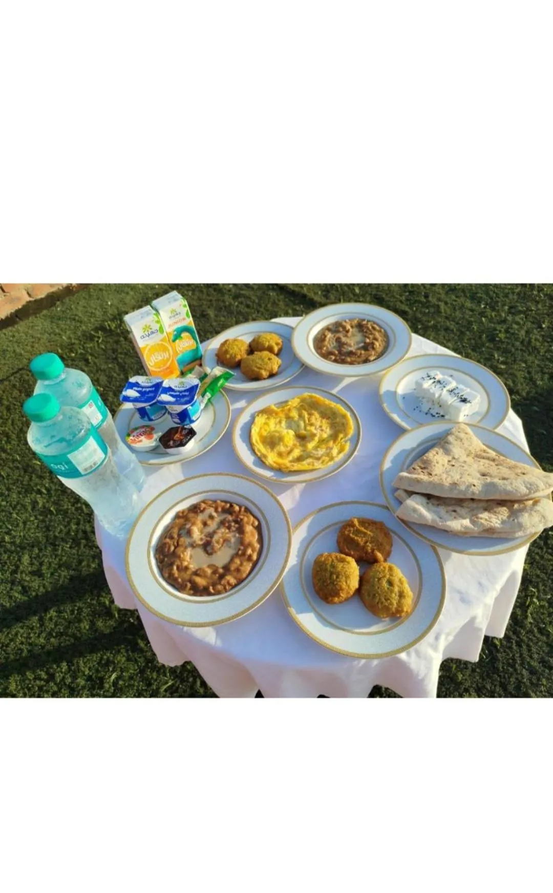 Day in Falcon pyramids inn