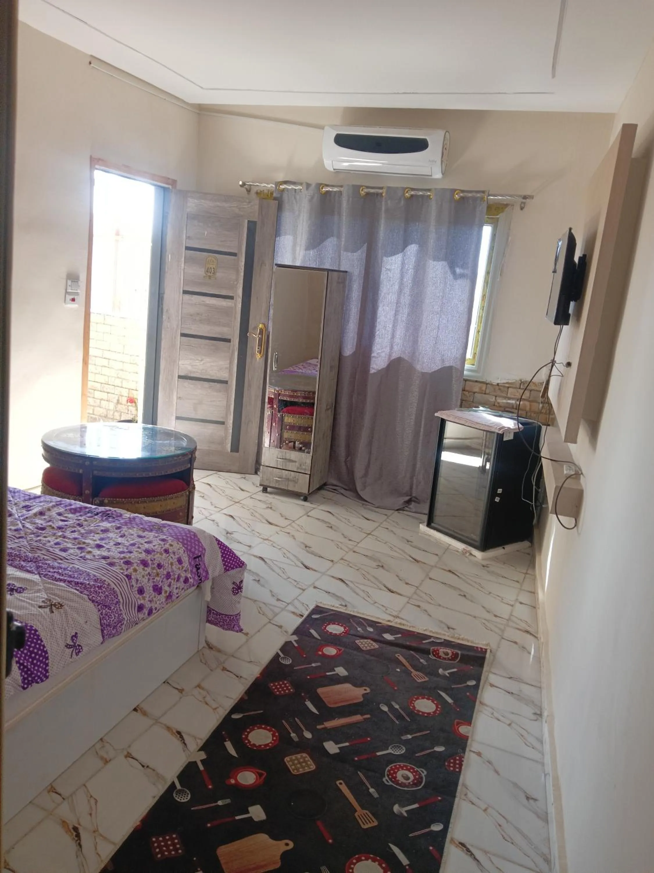 Bed in Falcon pyramids inn