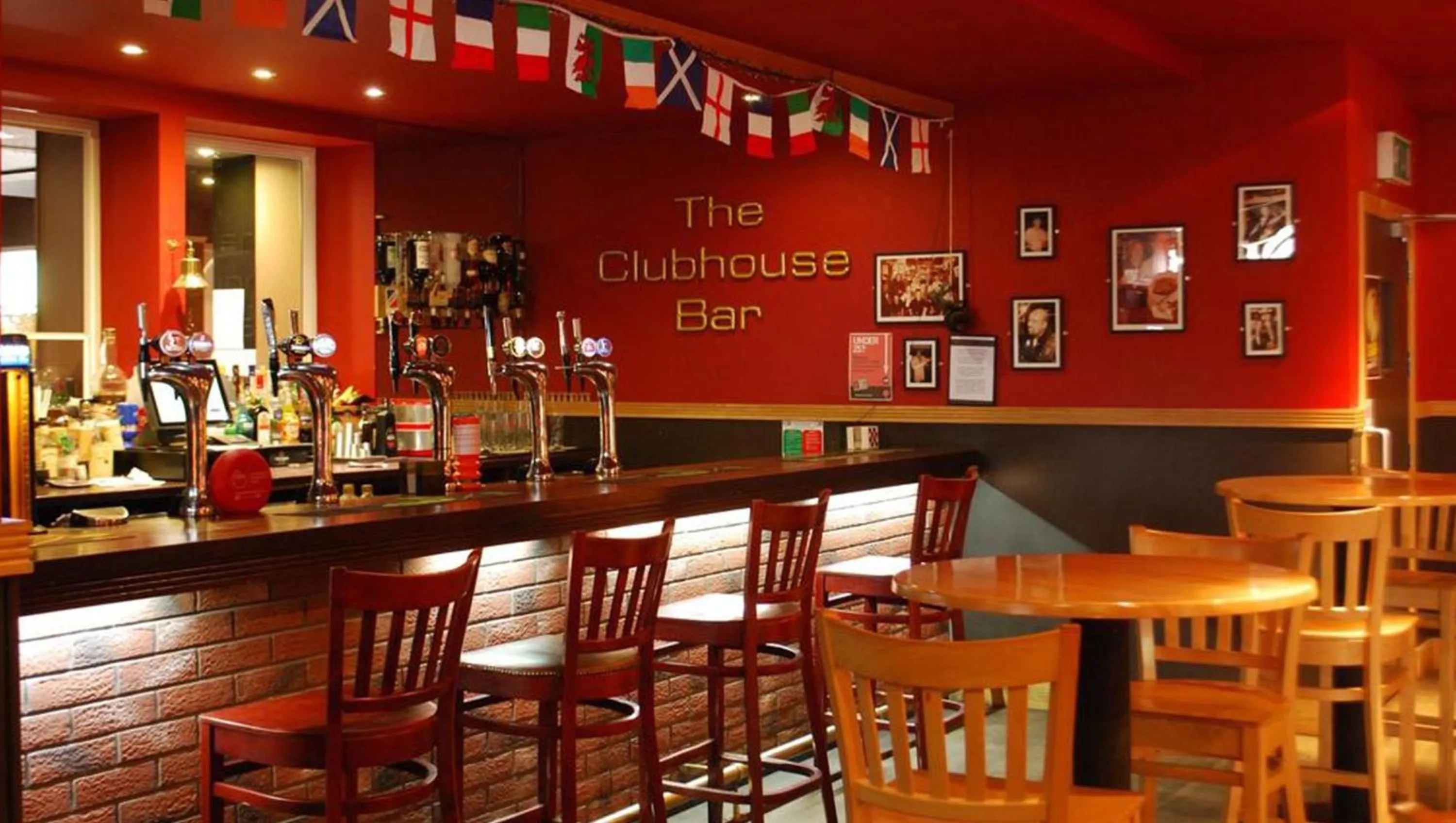 Lounge or bar in Great Western Hotel Aberdeen