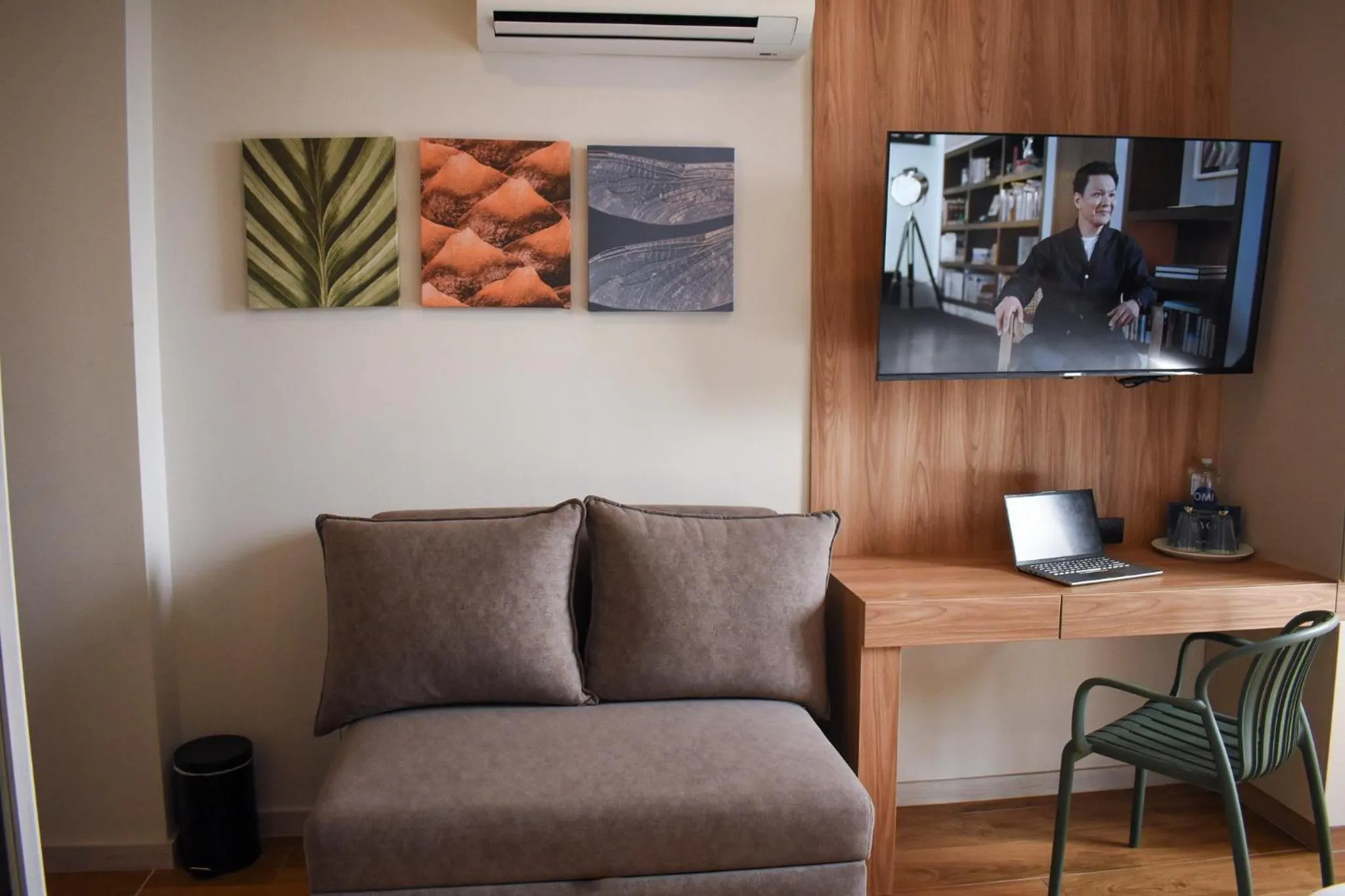 Seating area in Hotel Ryo 74B Suites by Growing Group