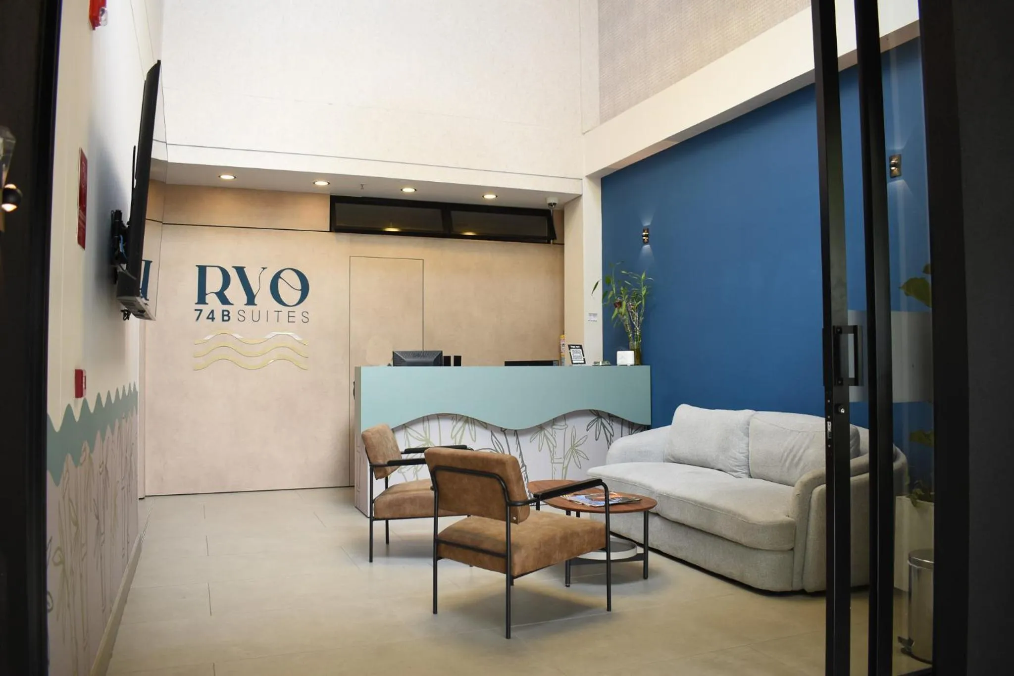 Lobby or reception in Hotel Ryo 74B Suites by Growing Group