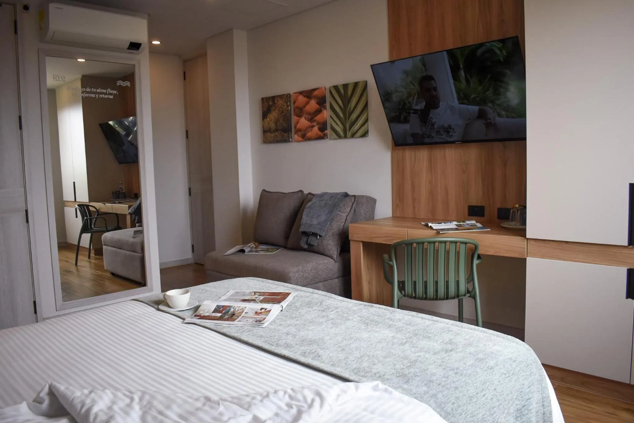 Seating area, Bed in Hotel Ryo 74B Suites by Growing Group