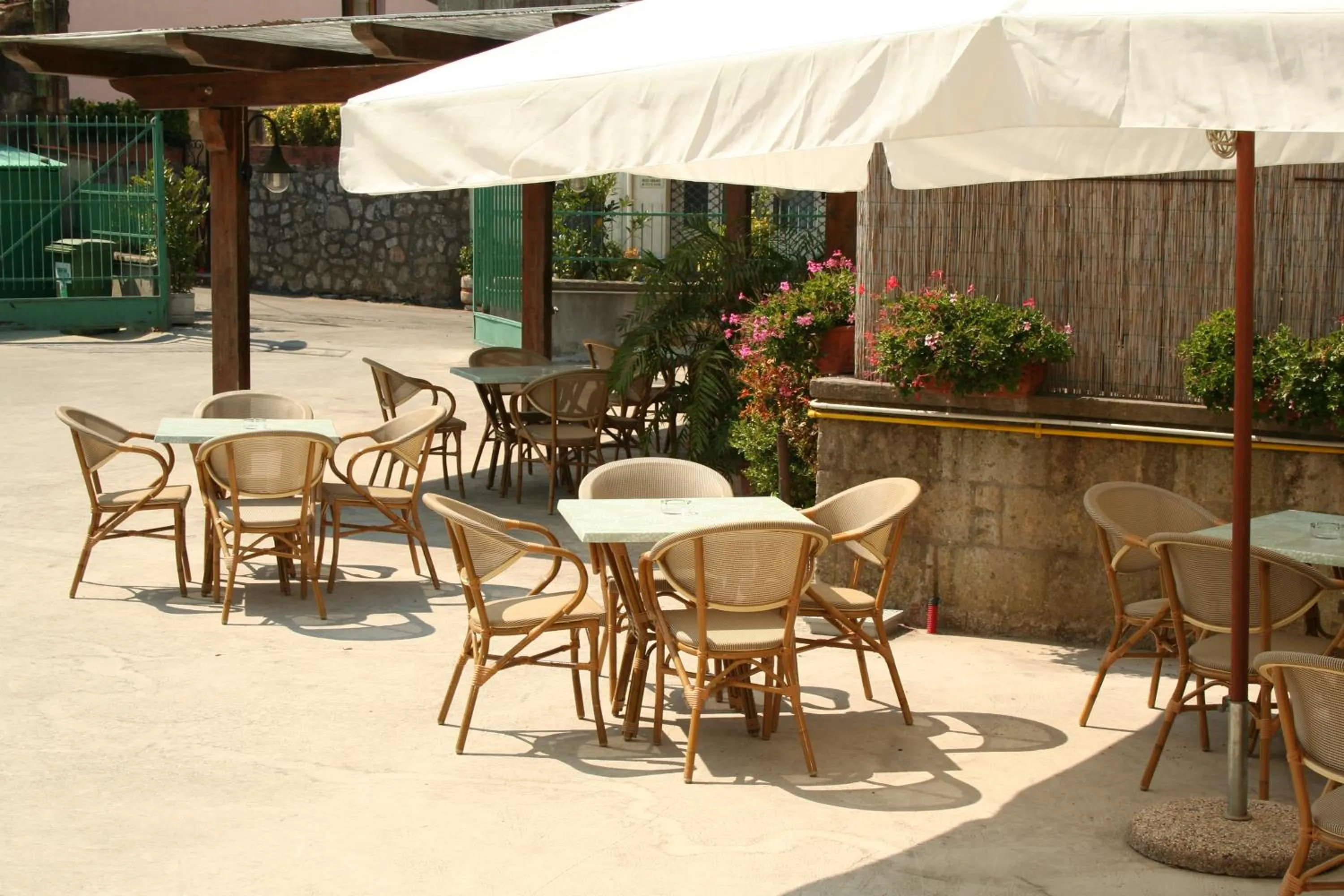 Seating area in Hotel Reginella