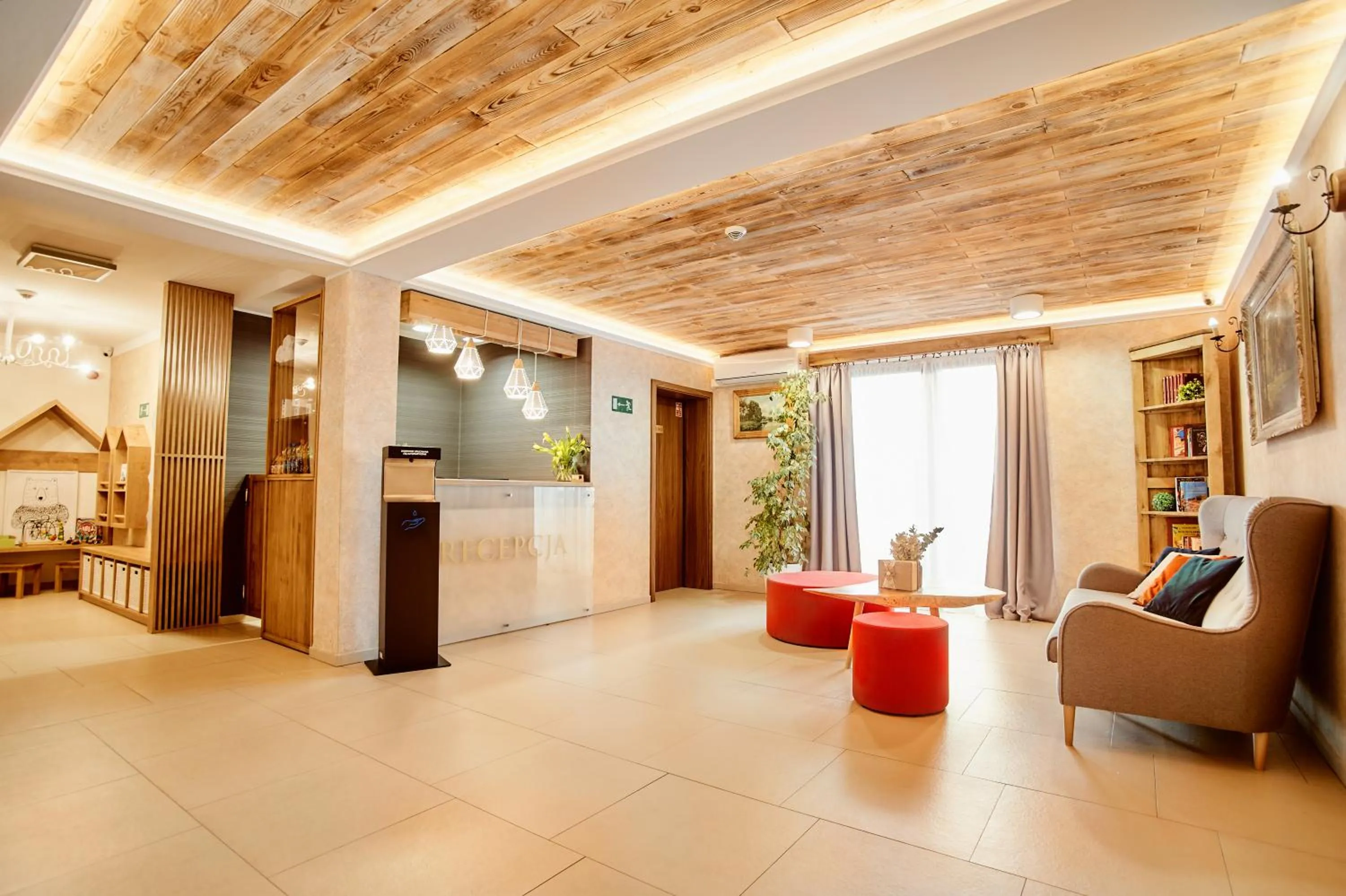 Lobby or reception in Perła Beskidu