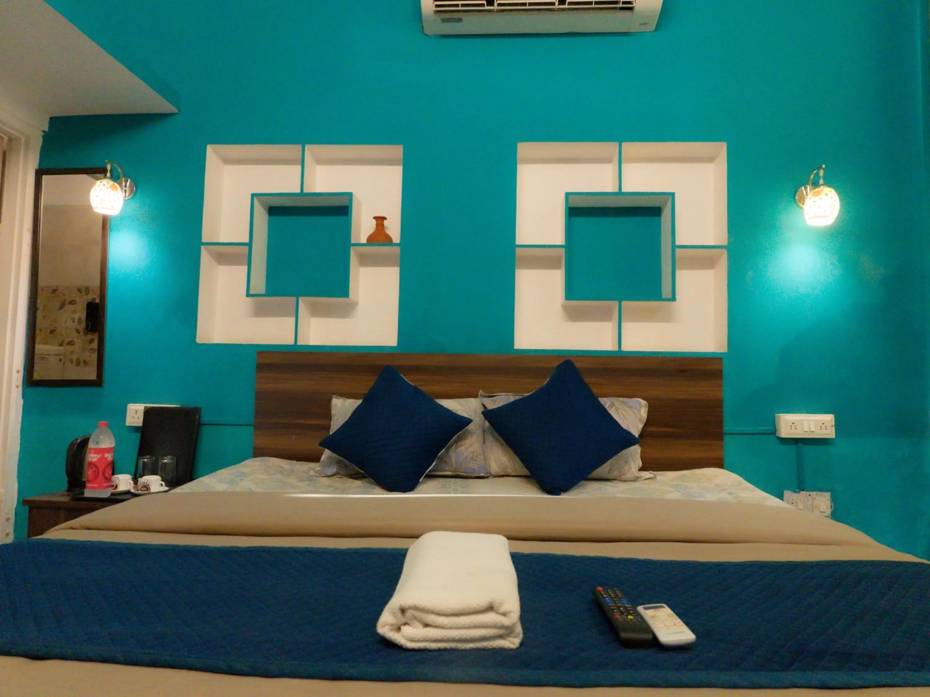 Bedroom, Bed in The Pink Chapter Hostel, Jaipur