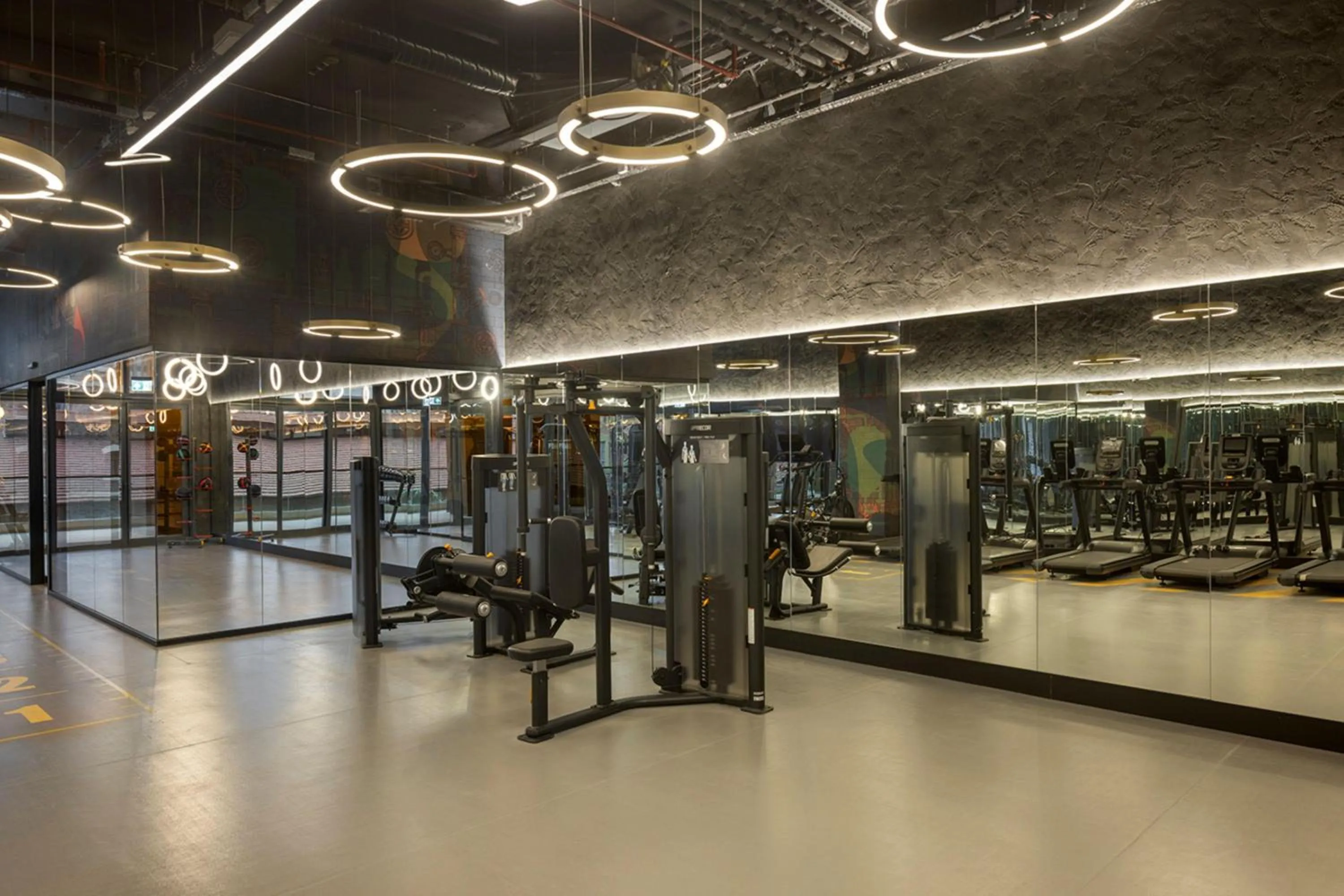 Fitness centre/facilities in Canopy By Hilton Izmir Bomonti