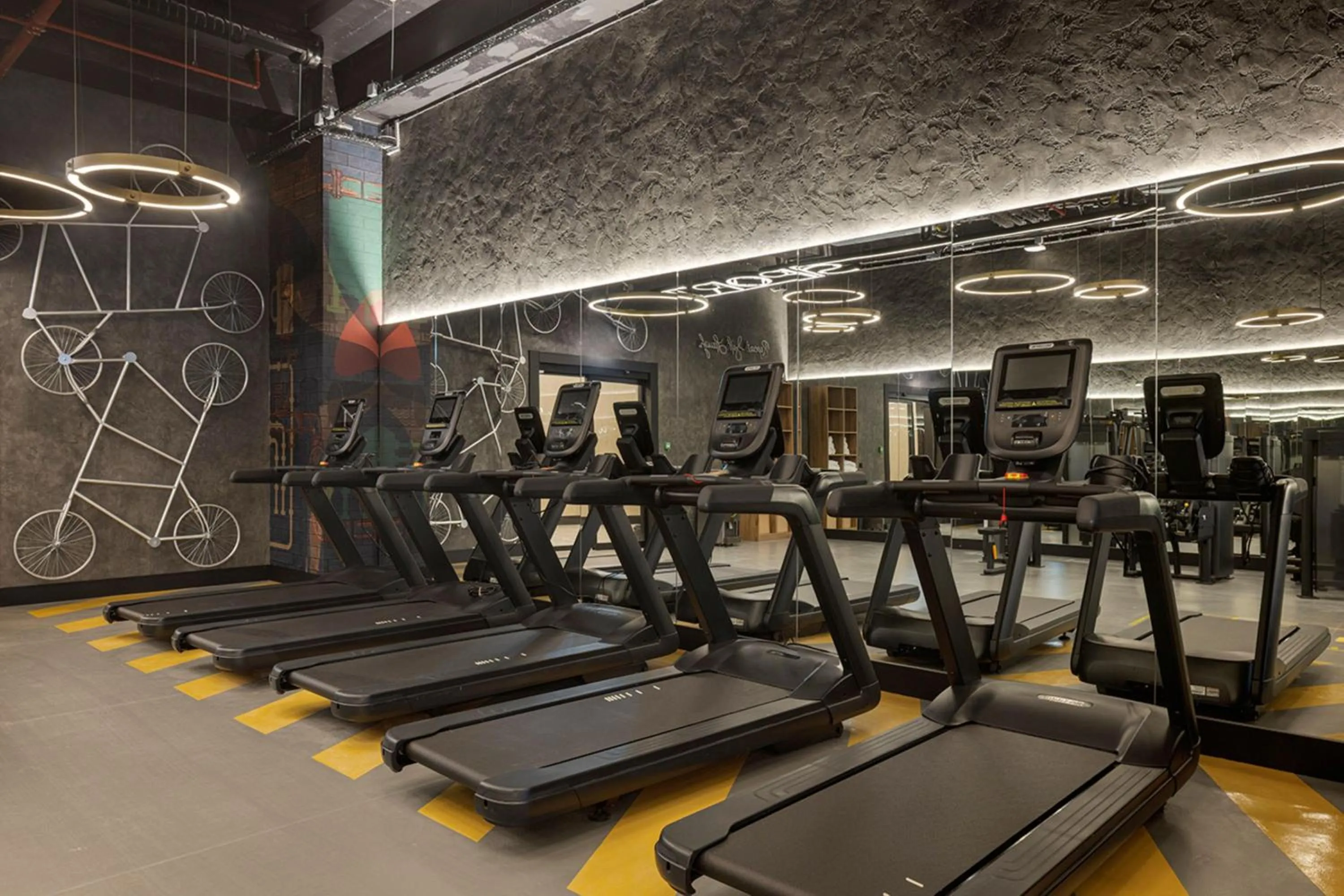 Fitness centre/facilities in Canopy By Hilton Izmir Bomonti