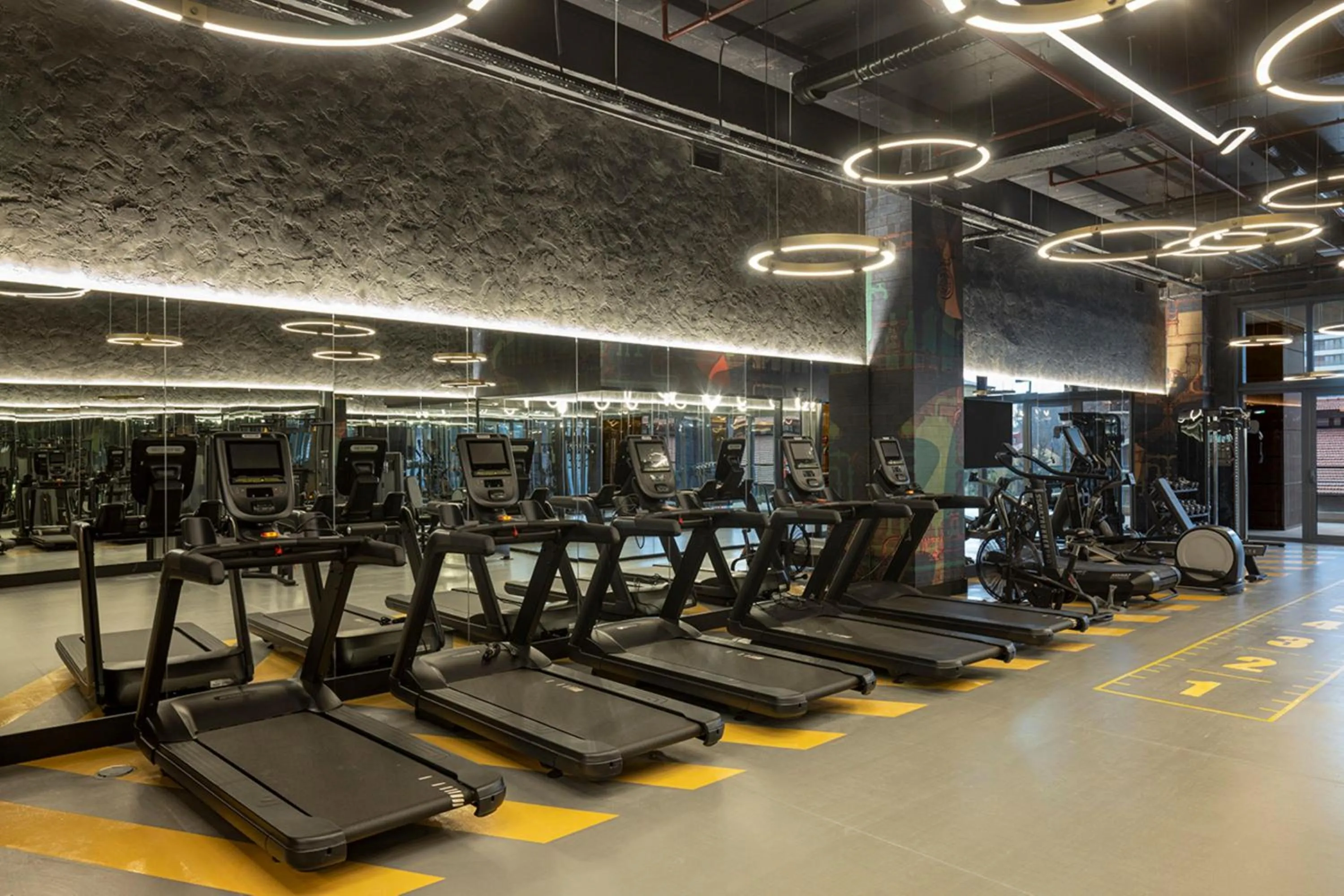 Fitness centre/facilities in Canopy By Hilton Izmir Bomonti