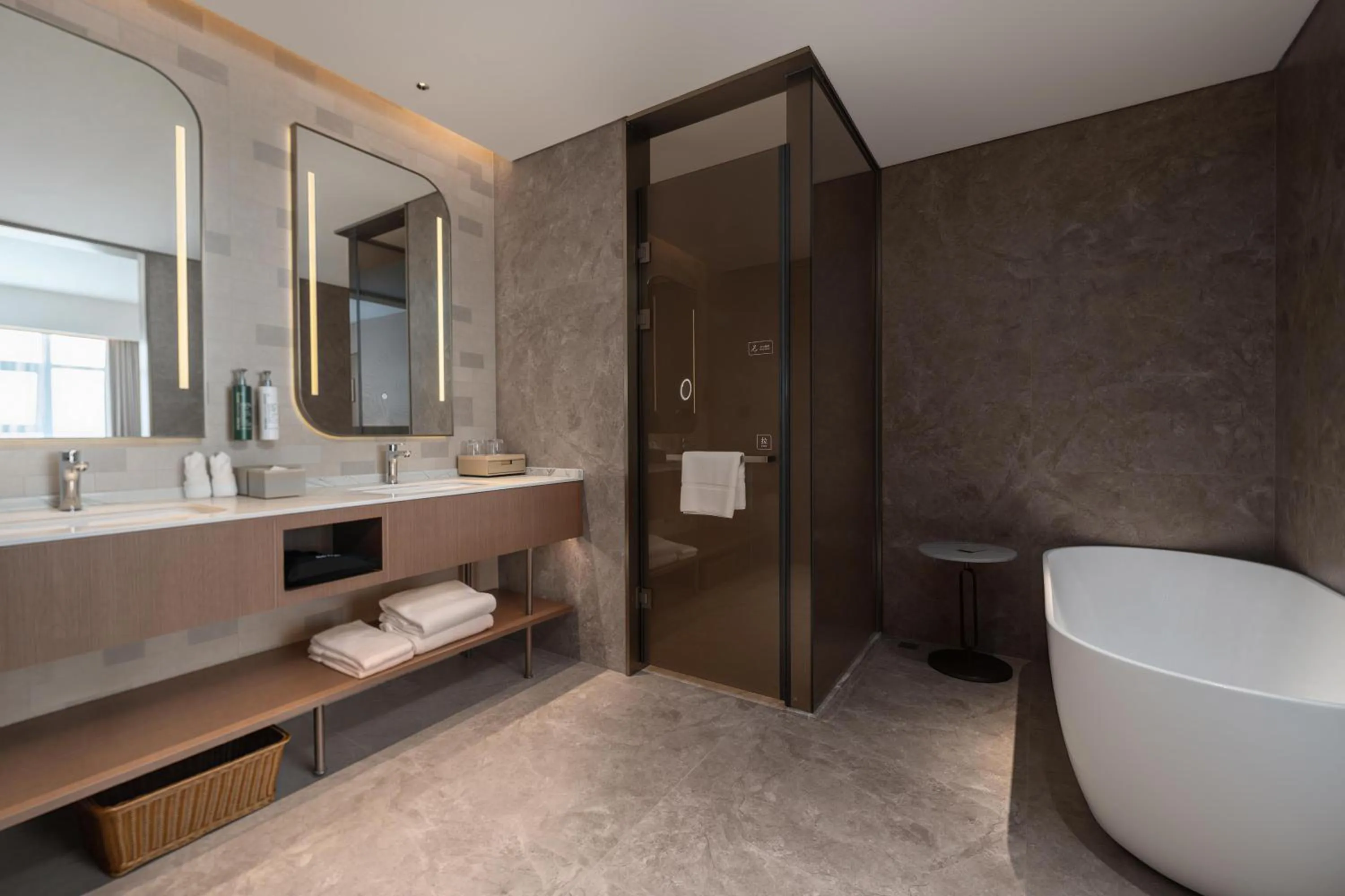Bathroom in Hilton Garden Inn Jingzhou Shashi