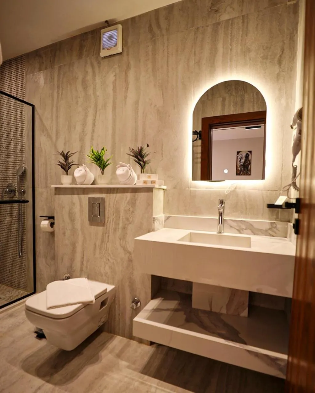 Shower in Palacio Pyramids Hotel