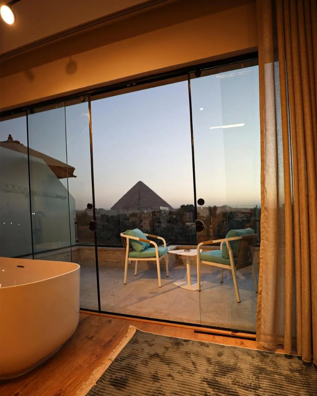 Day in Palacio Pyramids Hotel