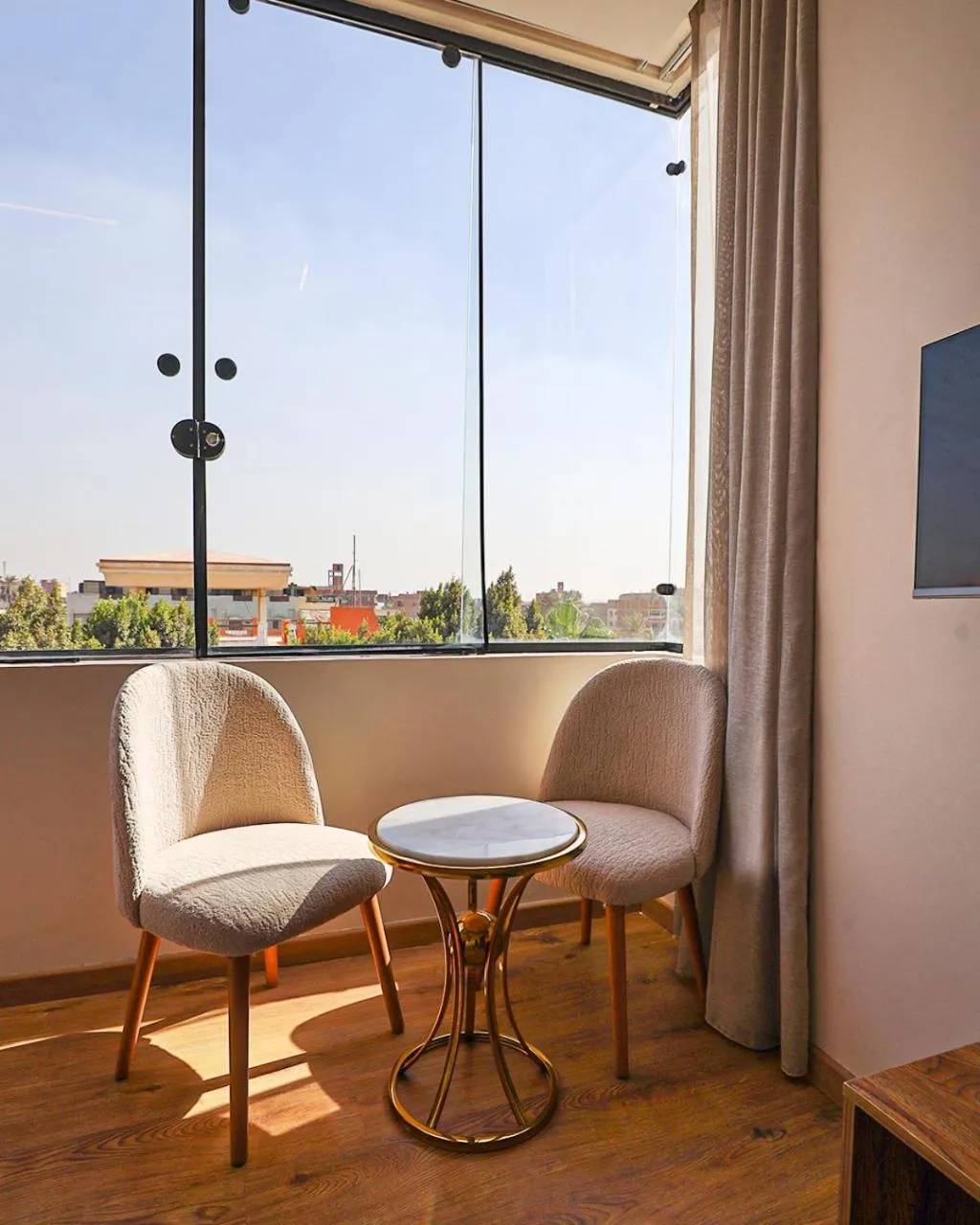 Day in Palacio Pyramids Hotel