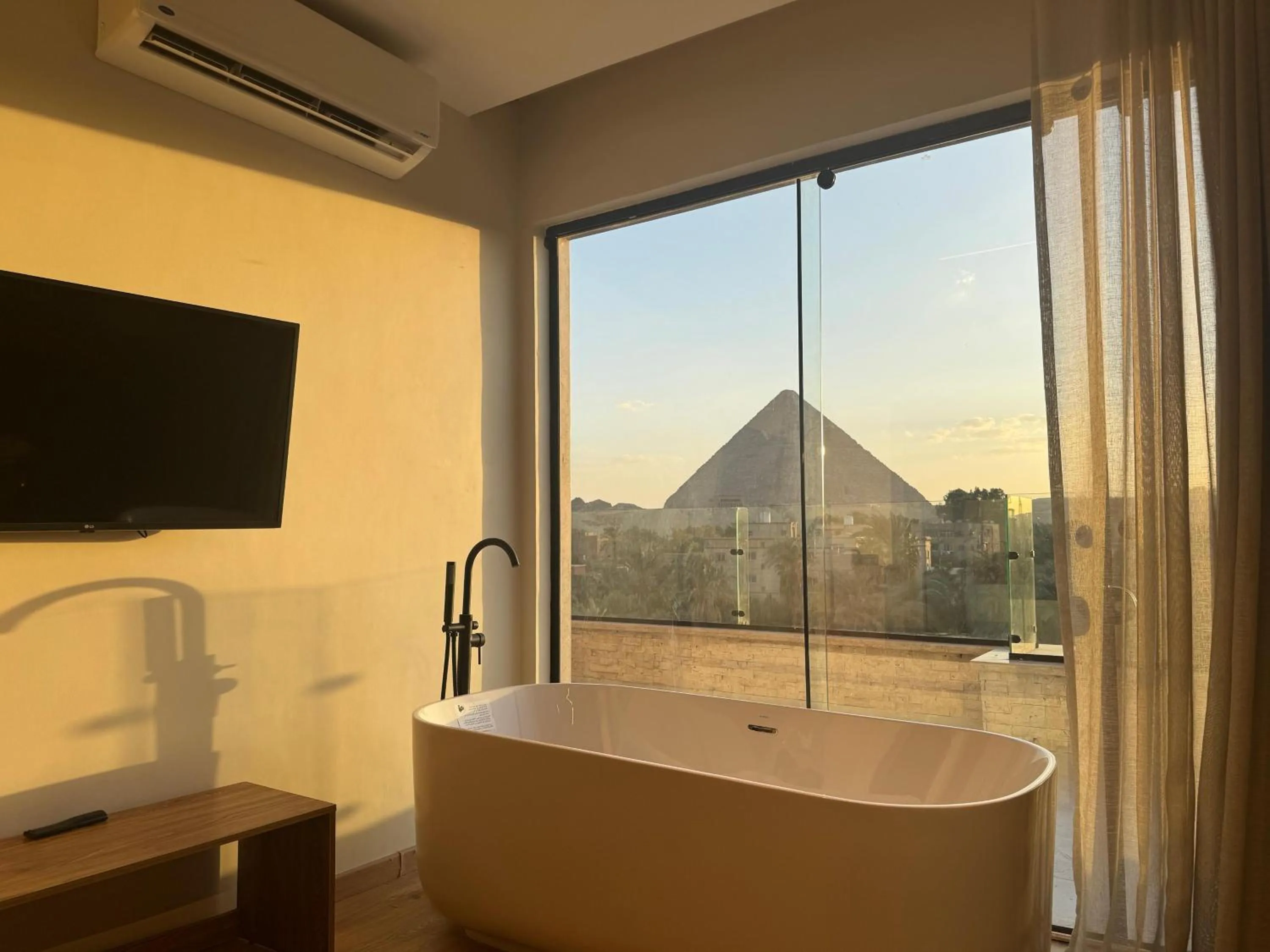 TV and multimedia in Palacio Pyramids Hotel