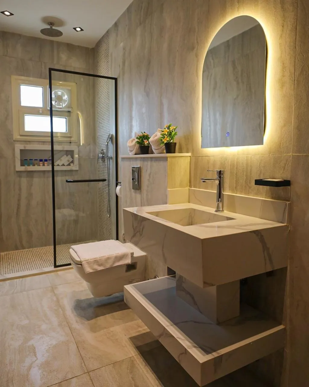 Shower in Palacio Pyramids Hotel