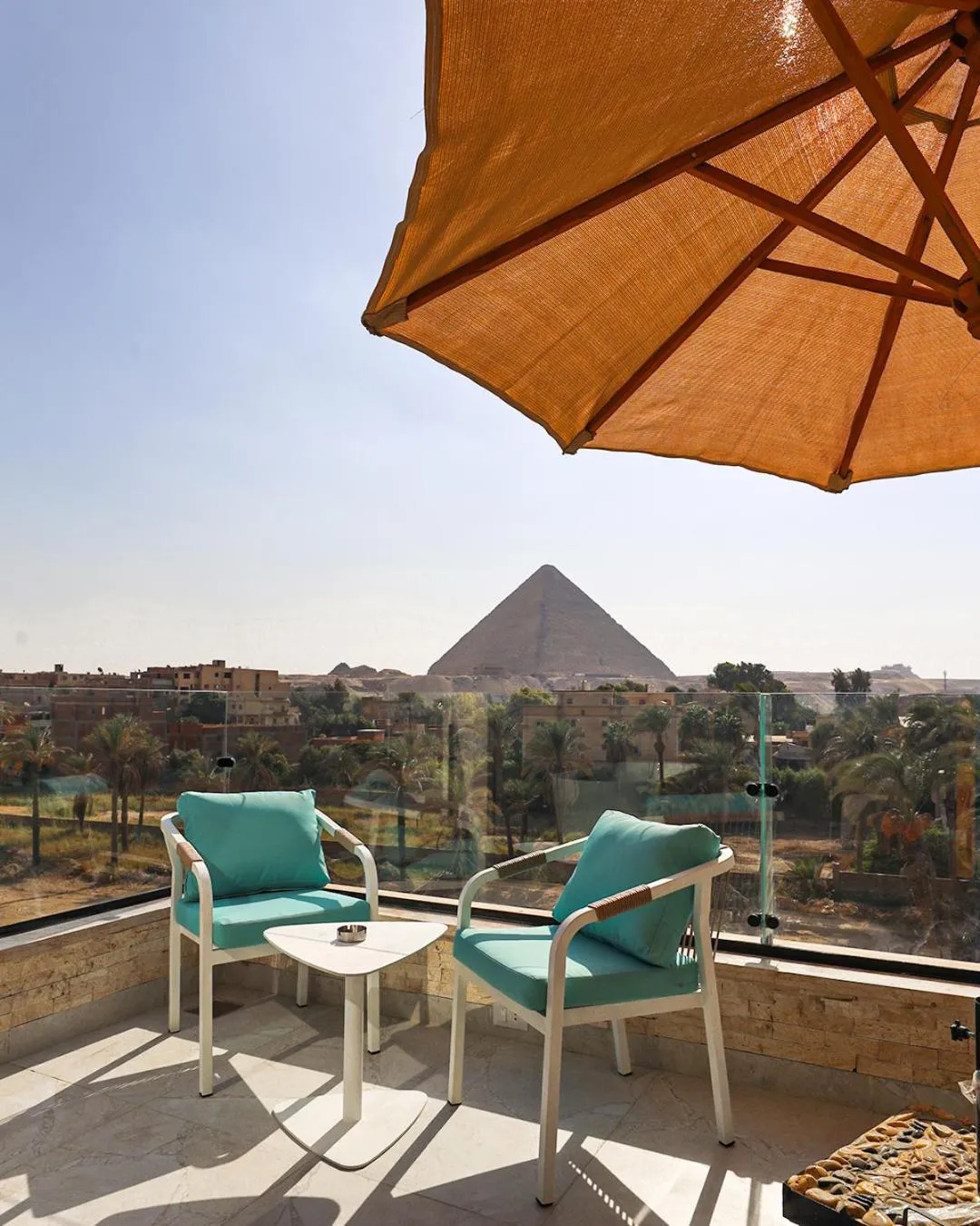 Restaurant/places to eat in Palacio Pyramids Hotel