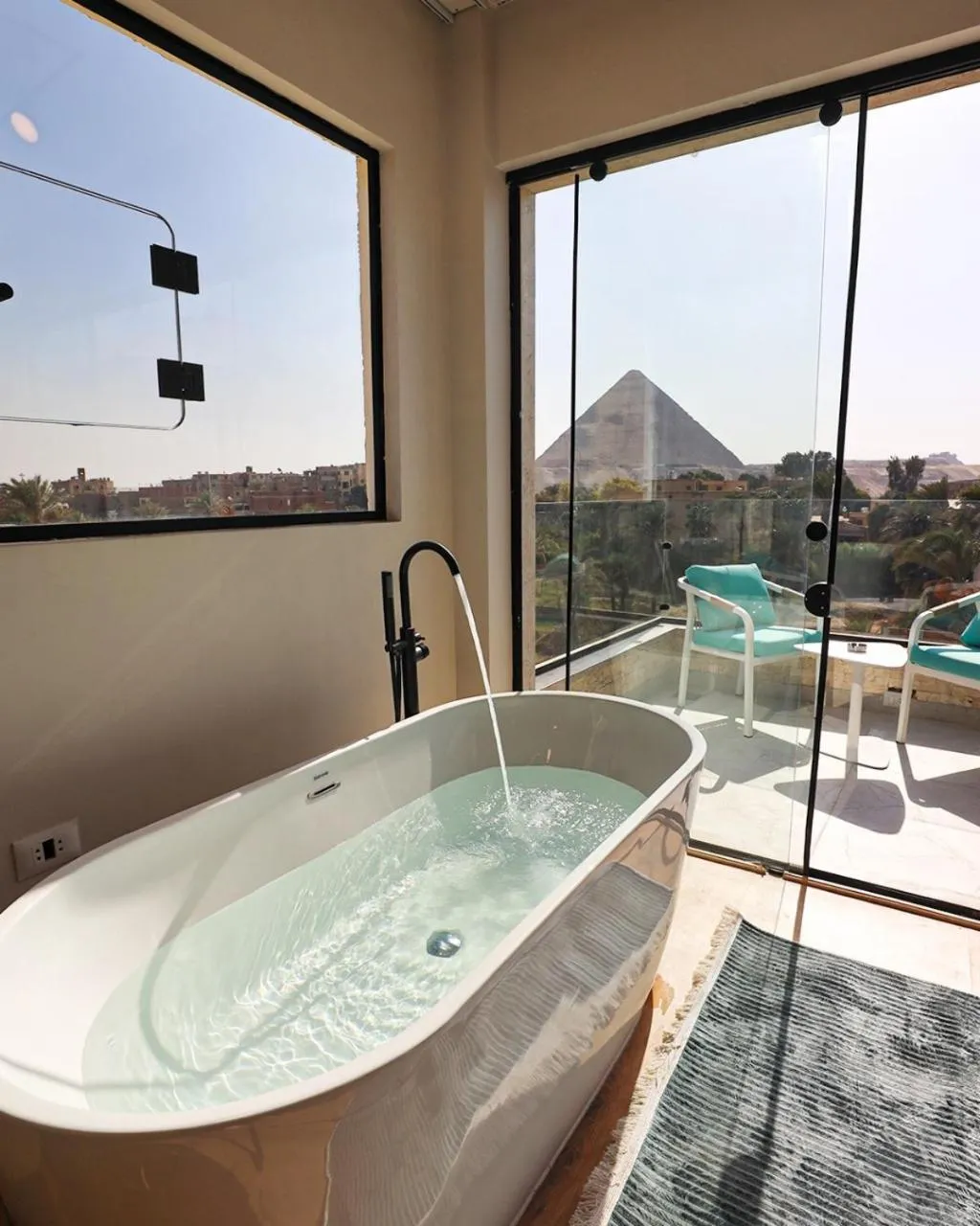 Hot Tub in Palacio Pyramids Hotel