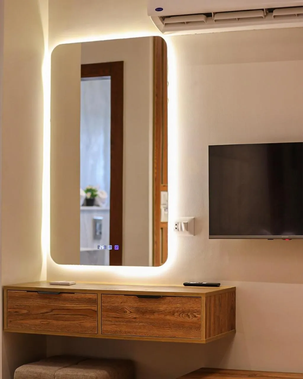 TV and multimedia in Palacio Pyramids Hotel