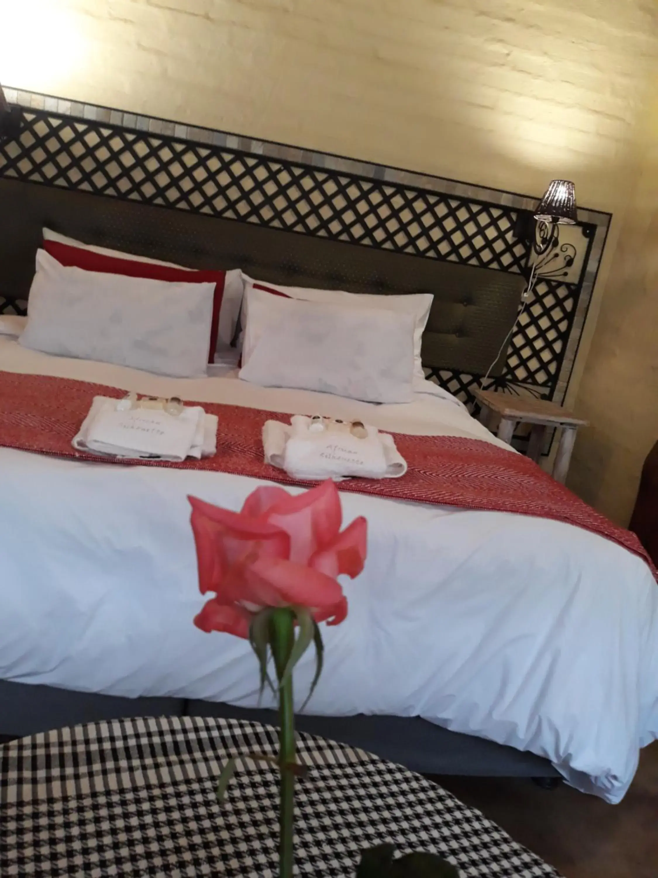 Deluxe King Room in African Silhouette Guesthouse Deluxe King Room in African Silhouette Guesthouse