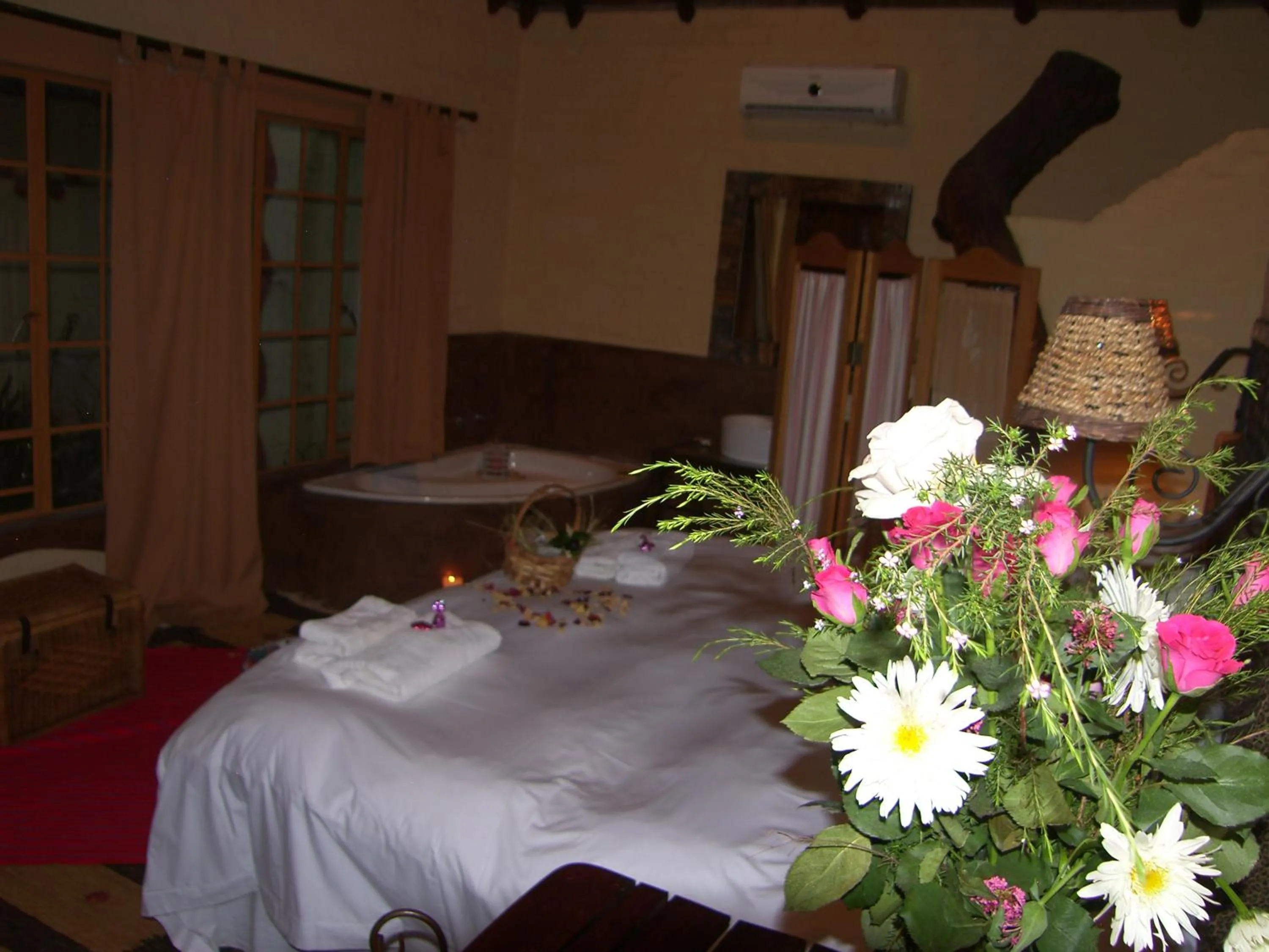 Food and drinks, Bed in African Silhouette Guesthouse