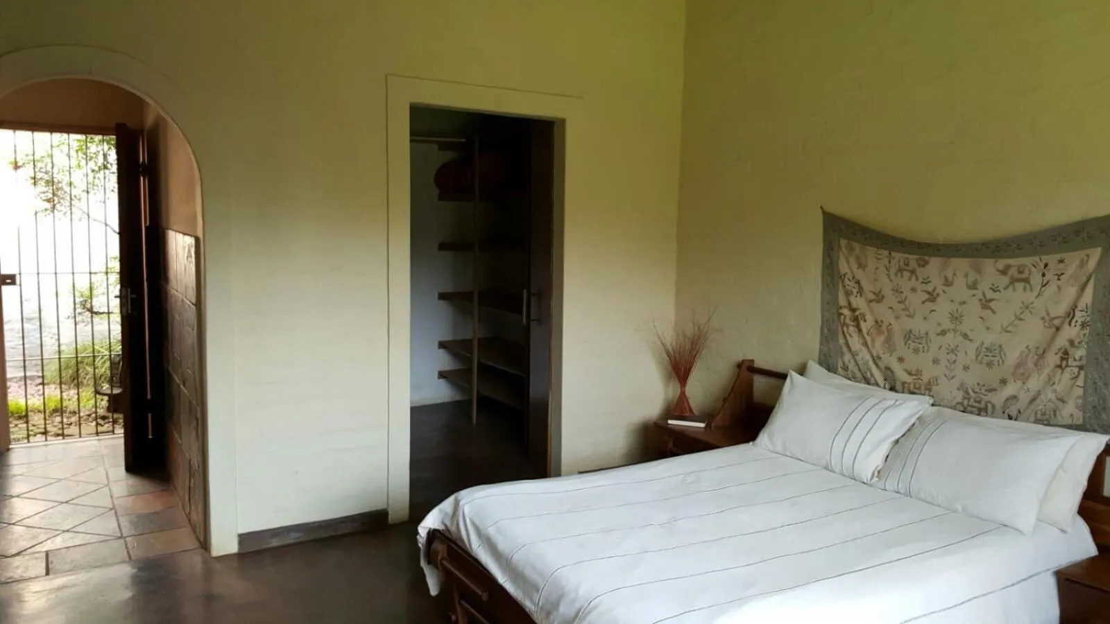 Day, Bed in African Silhouette Guesthouse