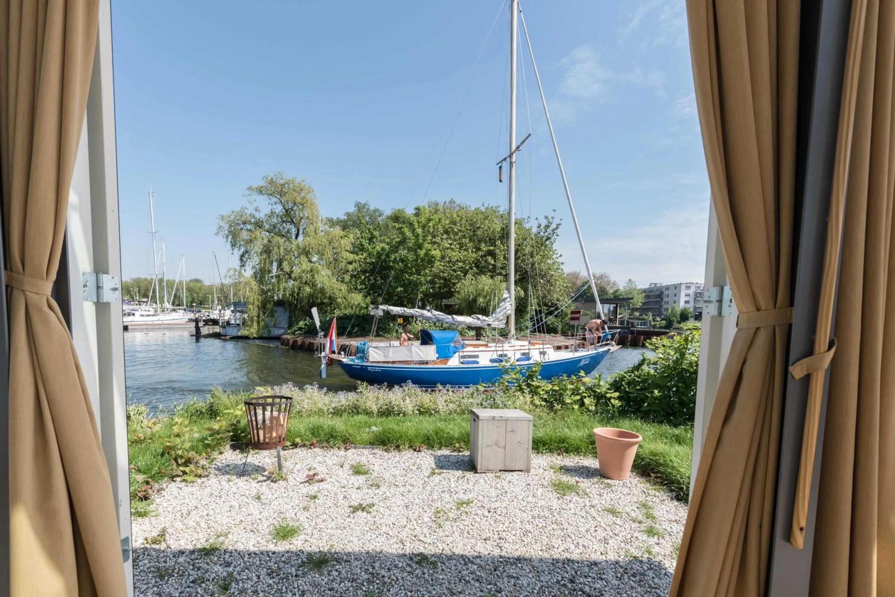 Garden in The Panorama Suite (Mandelahuisje)