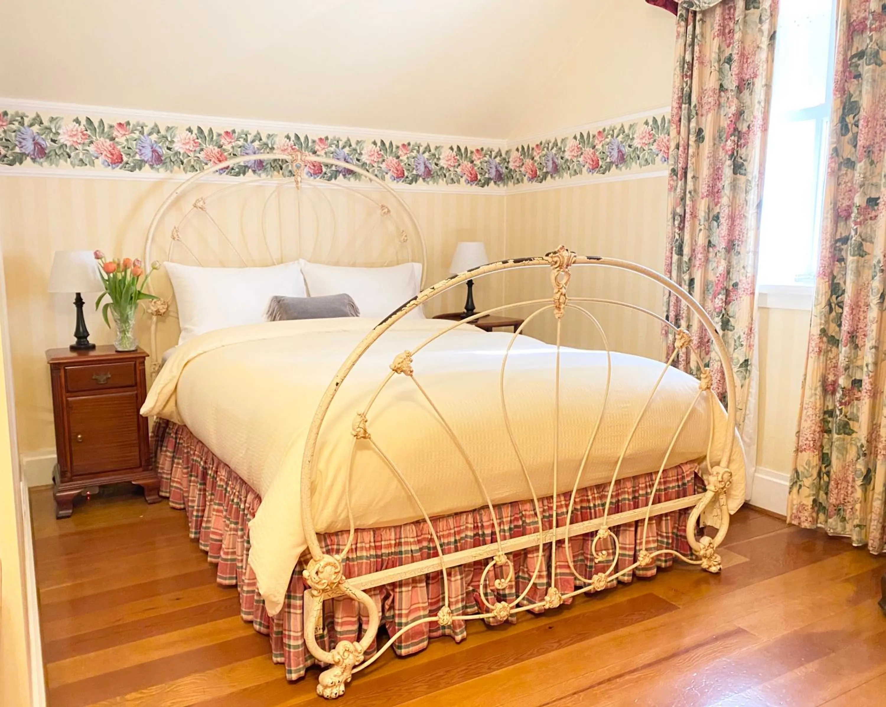 Bedroom, Bed in Princess and the Pea Hotel