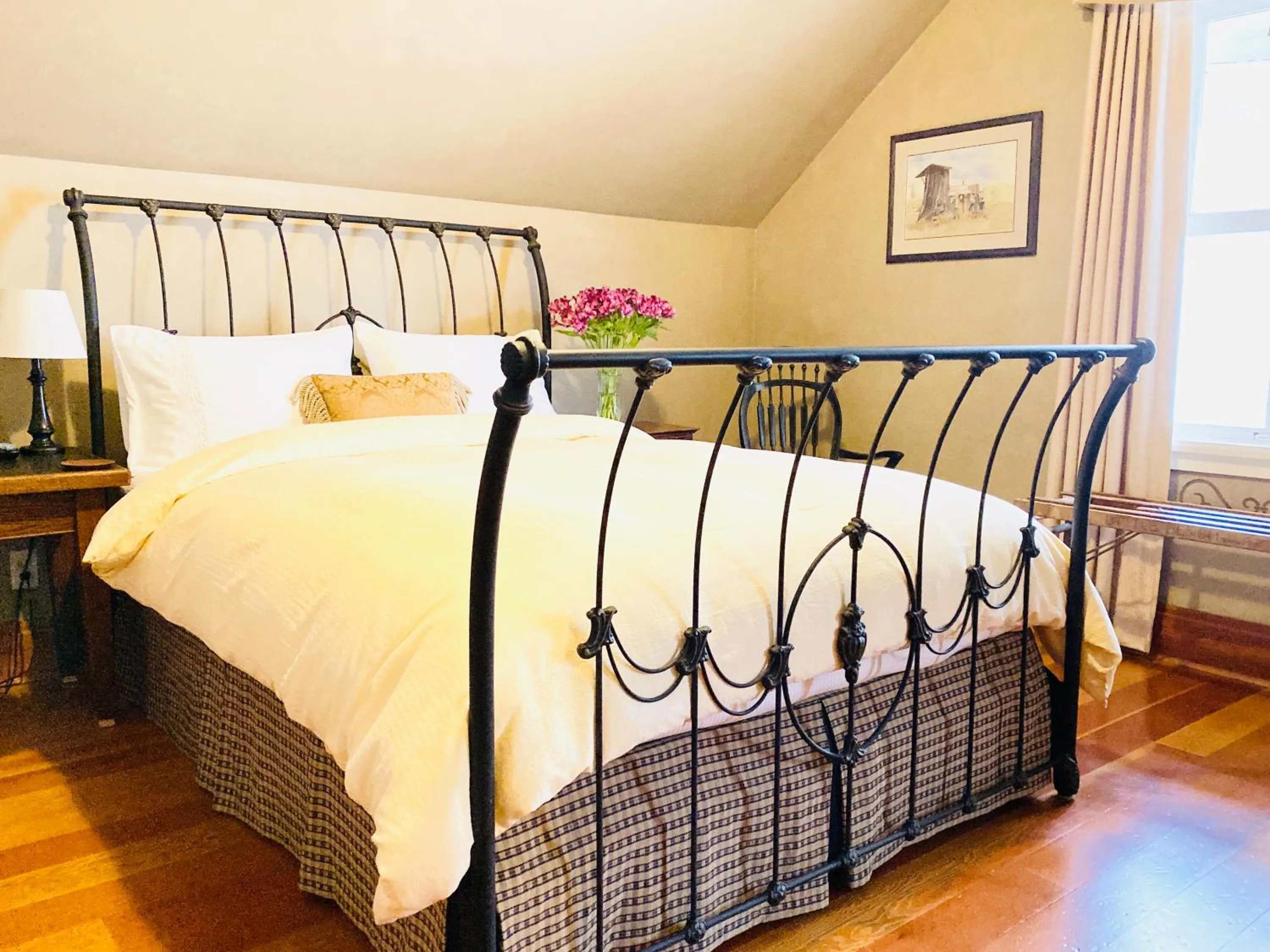 Bedroom, Bed in Princess and the Pea Hotel