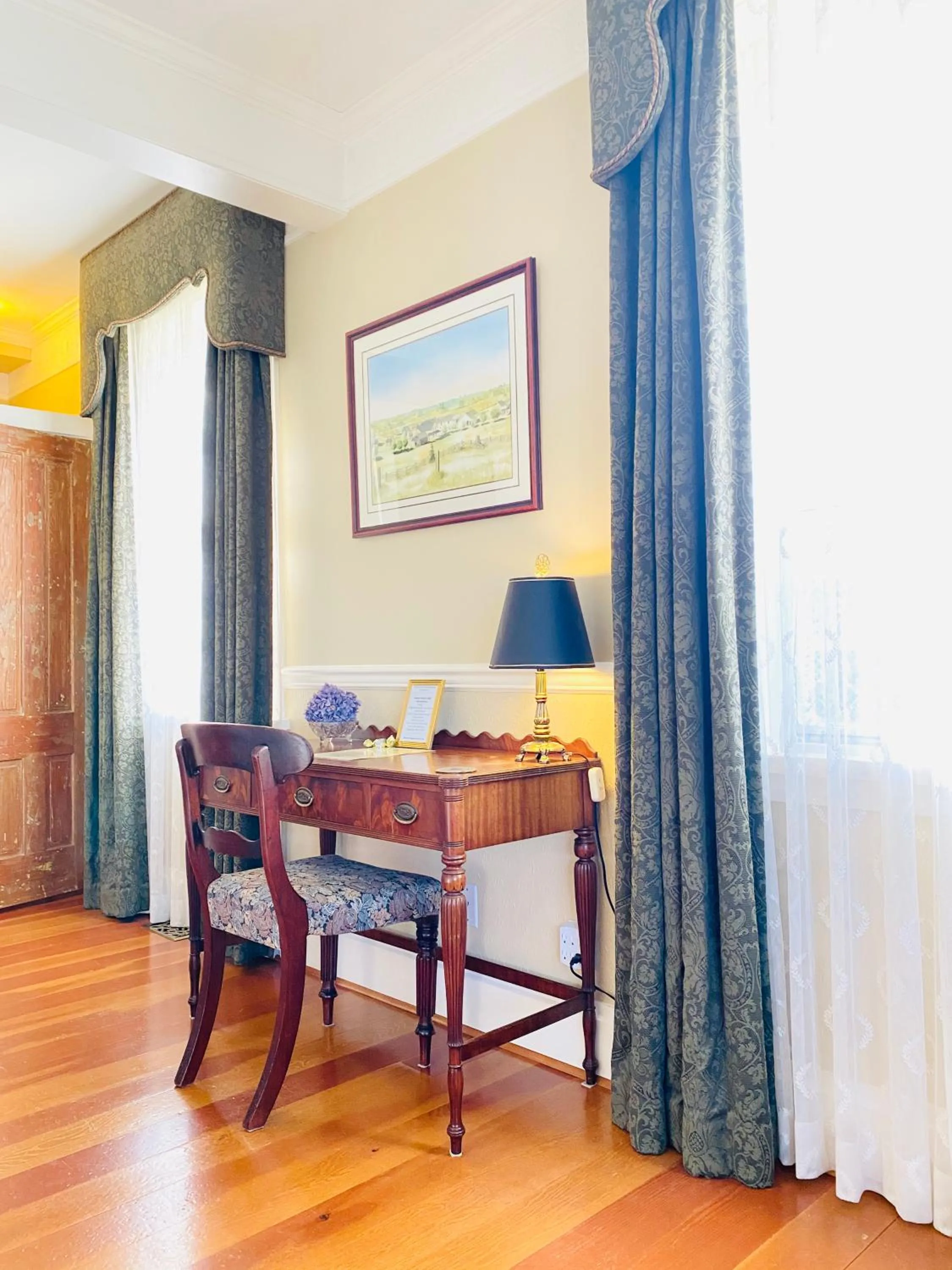 Bedroom in Princess and the Pea Hotel