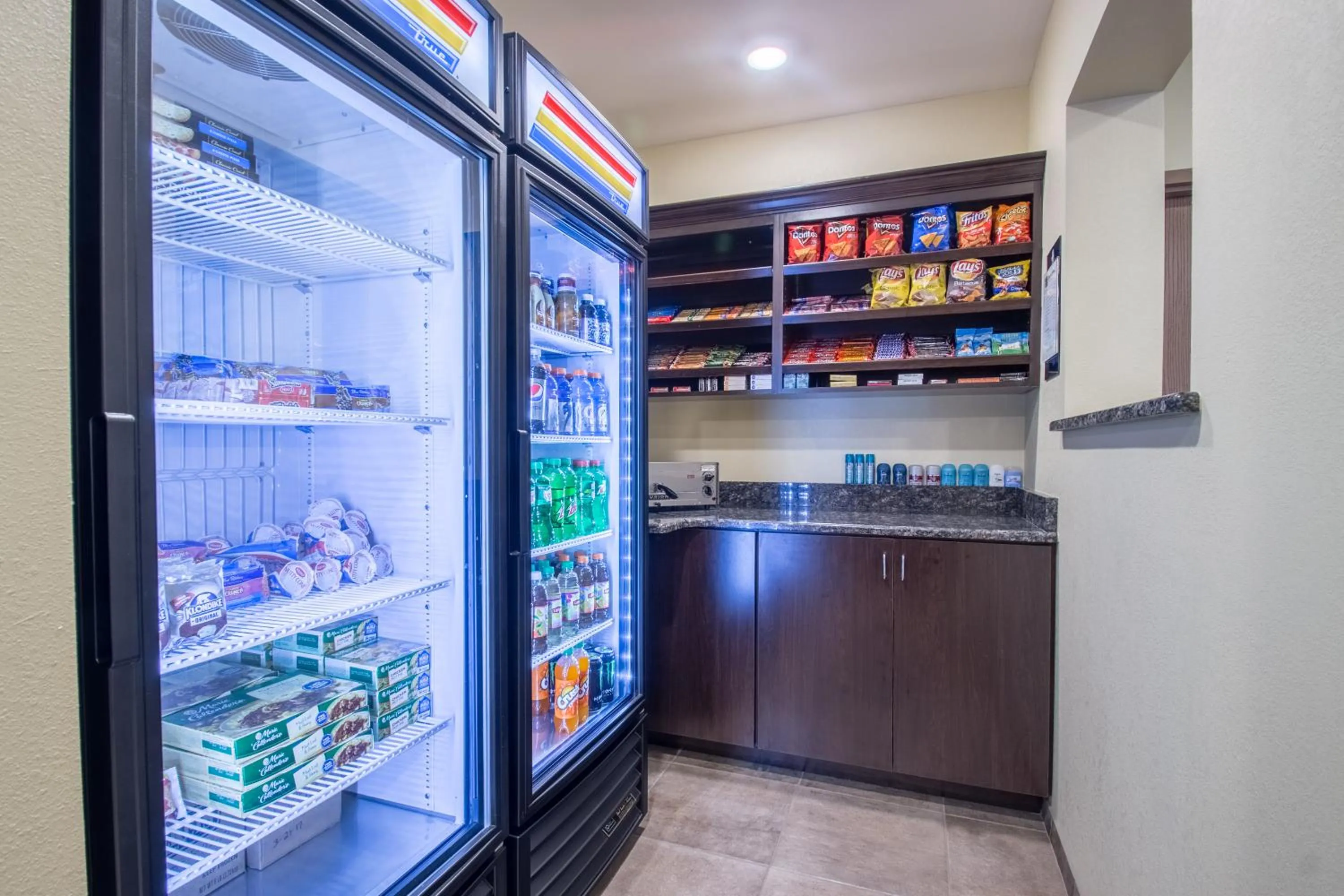 On-site shops in Cobblestone Inn & Suites - St Marys